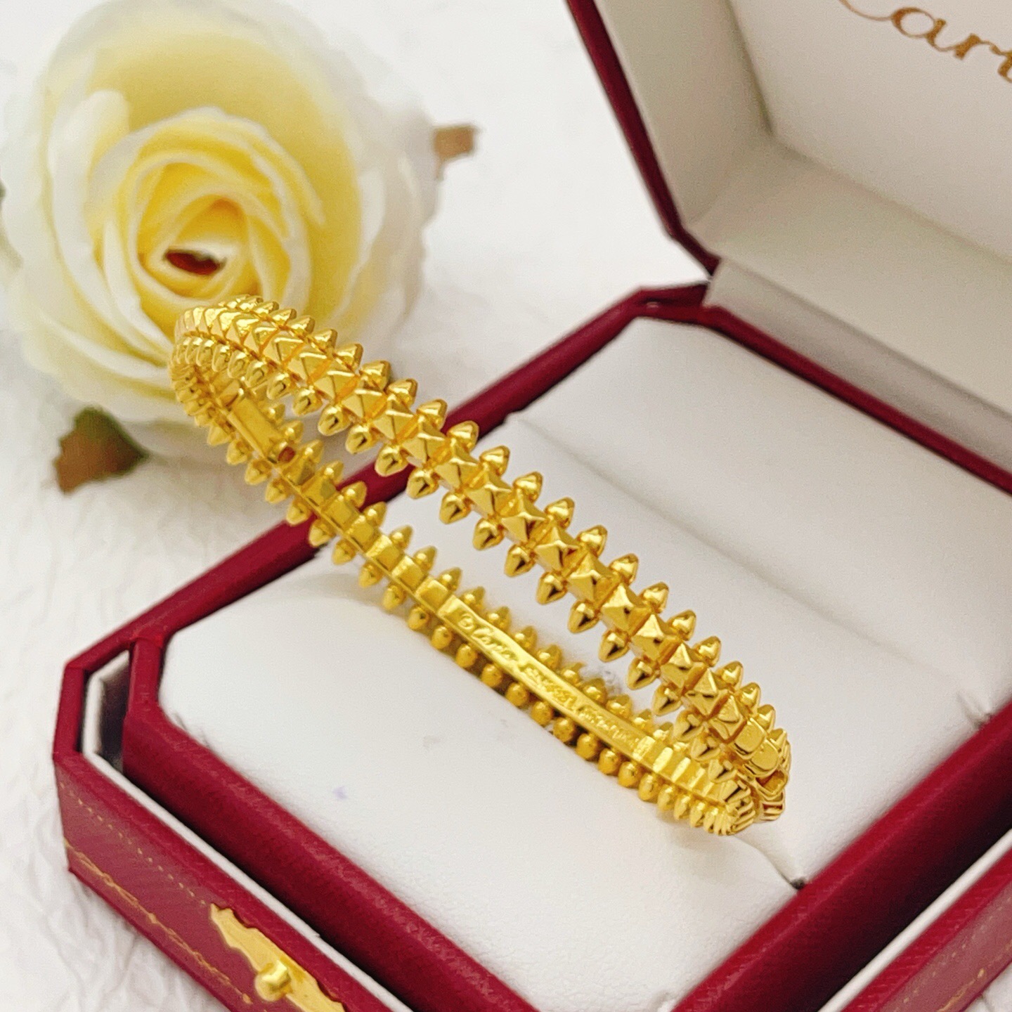 Cartier Clash de Cartier bracelet yellow gold 17