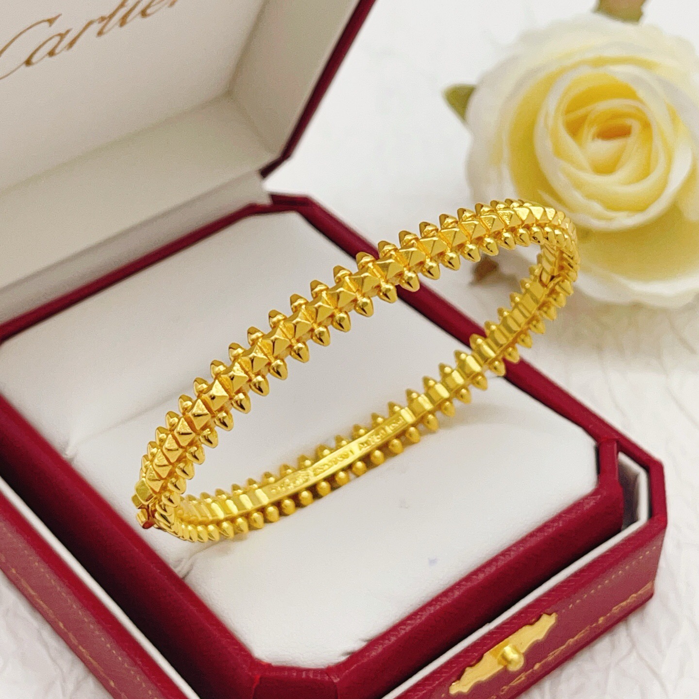 Cartier Clash de Cartier bracelet yellow gold 17