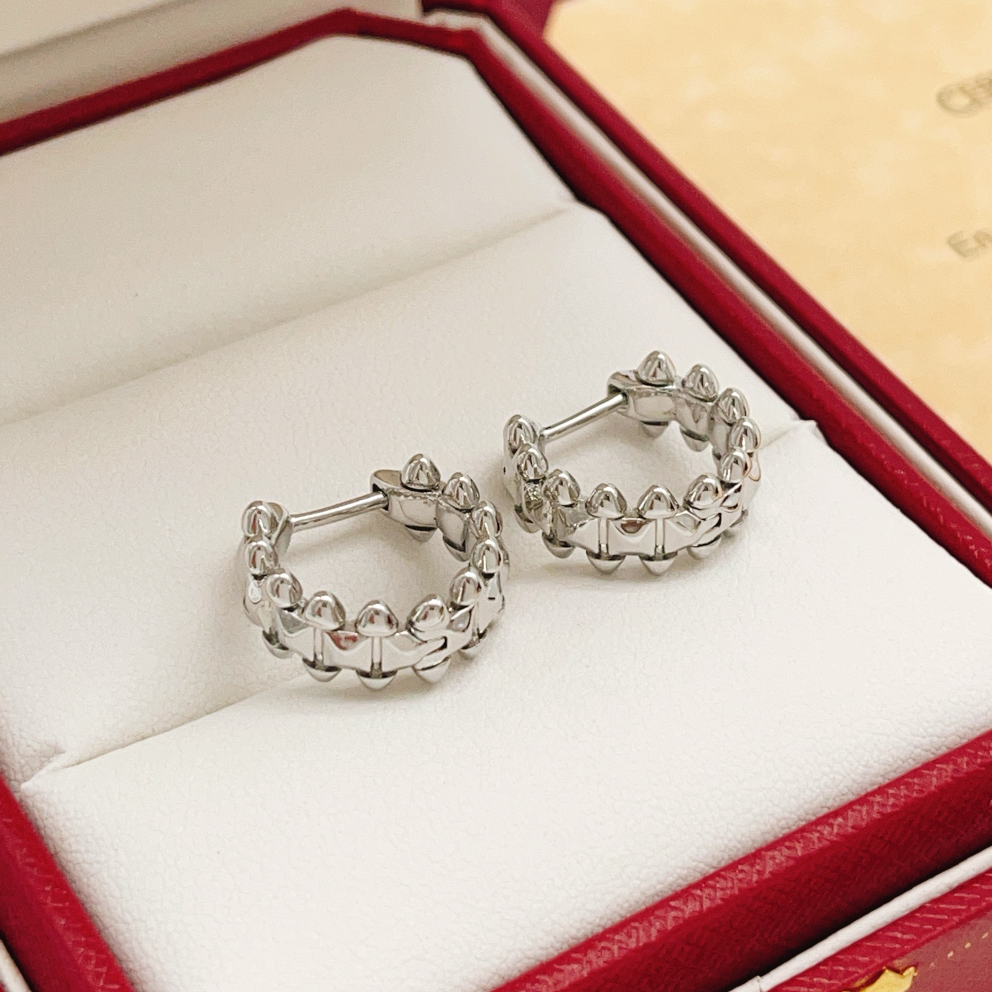 Boucles d'oreilles Cartier Clash de Cartier métal argenté diamètre de l'anneau 12 mm