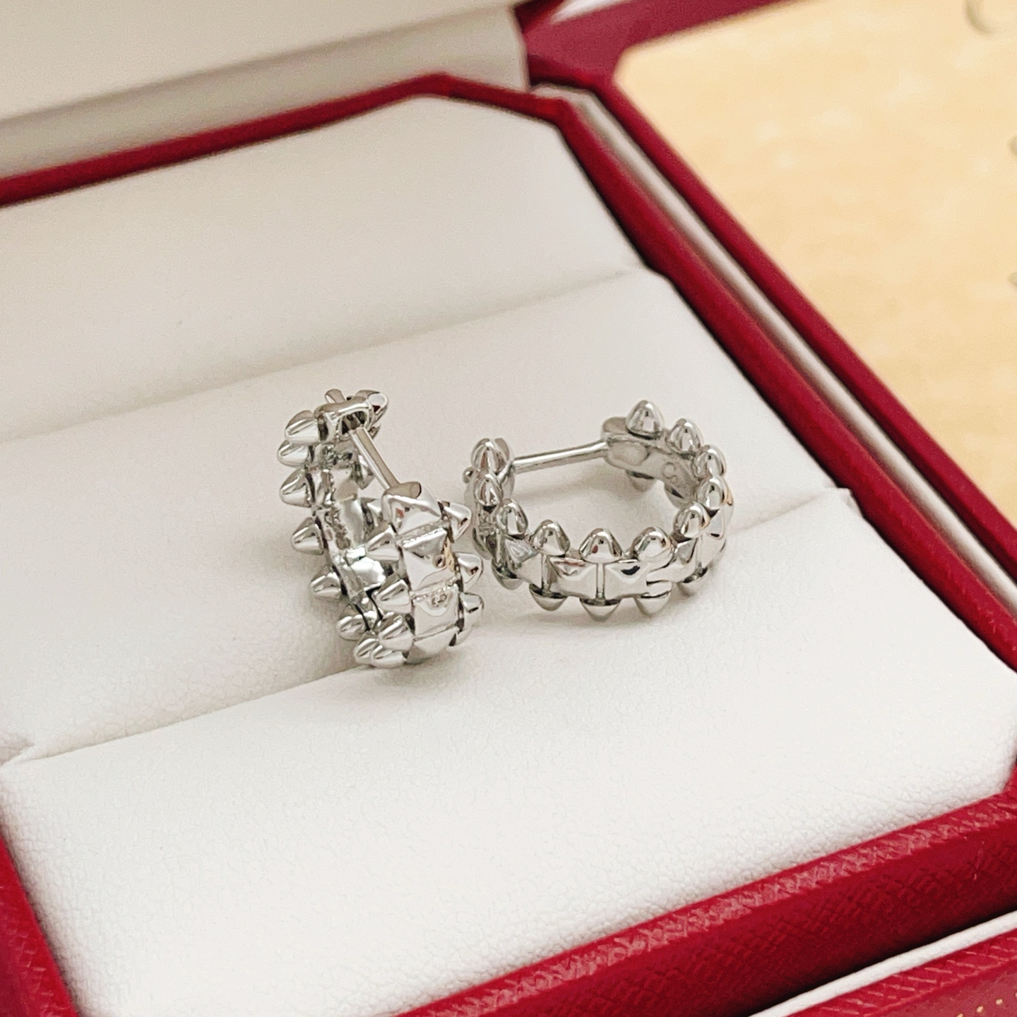 Boucles d'oreilles Cartier Clash de Cartier métal argenté diamètre de l'anneau 12 mm