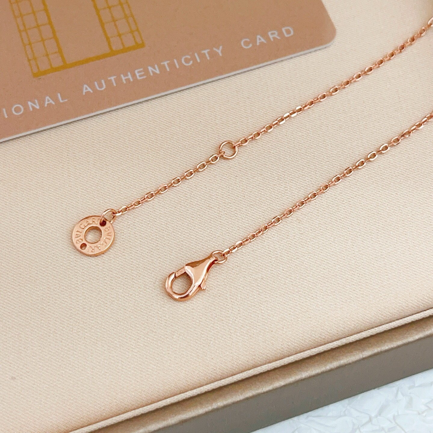 Bvlgari Divas Dream necklace Rose gold white mother-of-pearl clear diamond 41cm-43cm adjustable