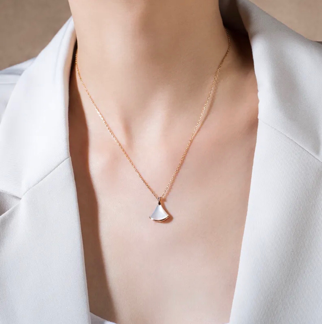 Bvlgari Divas Dream necklace Rose gold white mother-of-pearl clear diamond 41cm-43cm adjustable