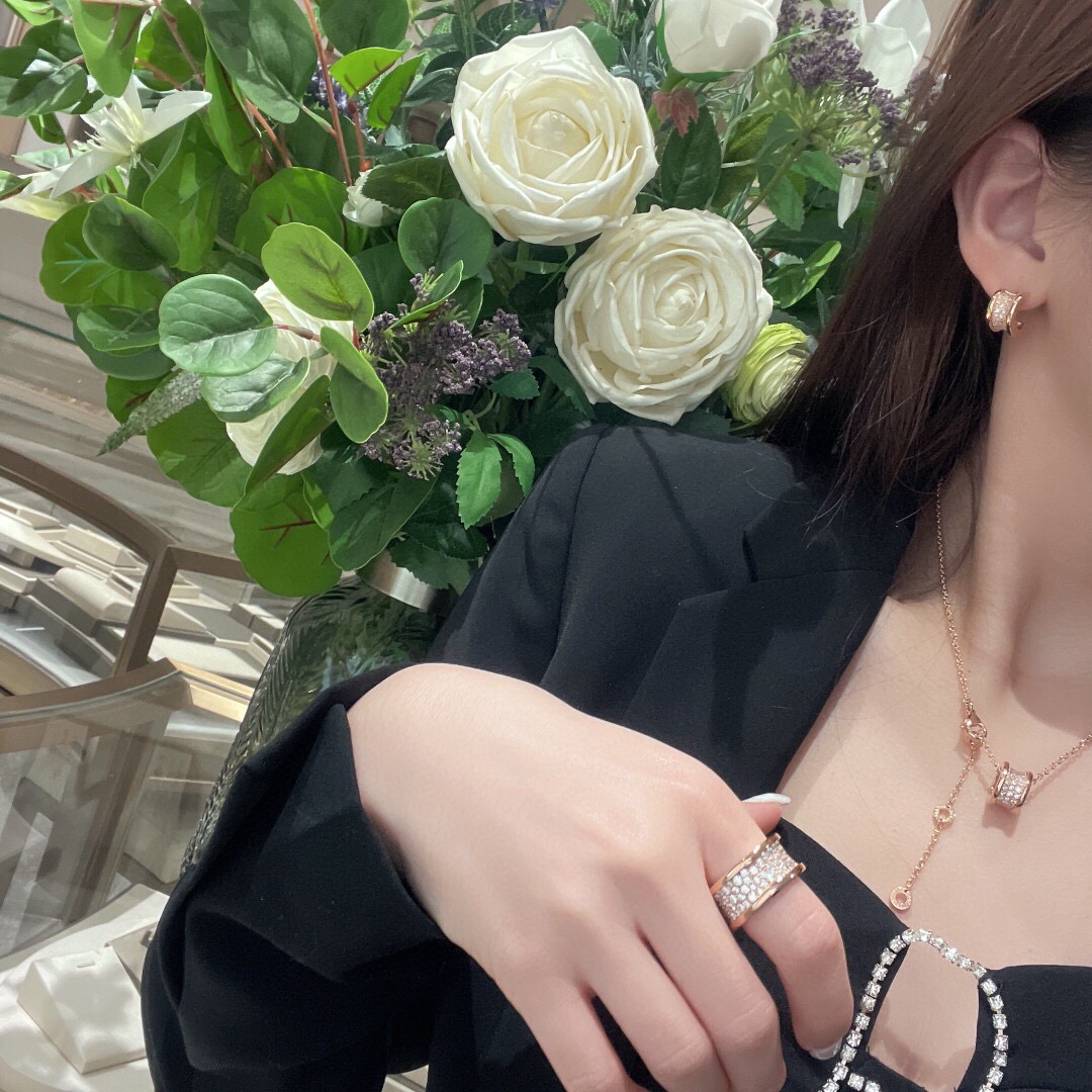Bvlgari B zero1 necklace yellow gold with pave clear diamonds 45cm with 5cm extender