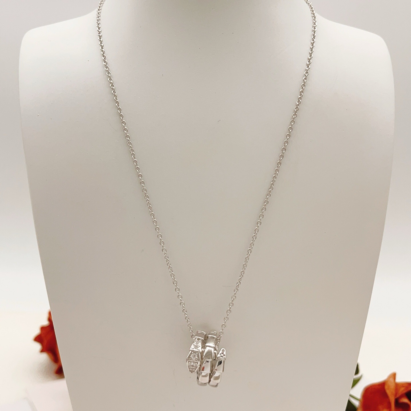 Bvlgari Serpenti Viper necklace silver-toned metal with clear diamond accents 40-45cm adjustable