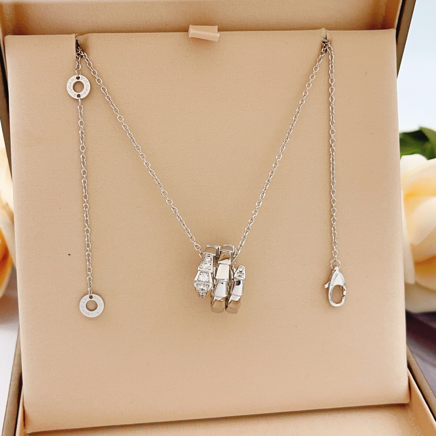 Bvlgari Serpenti Viper necklace silver-toned metal with clear diamond accents 40-45cm adjustable