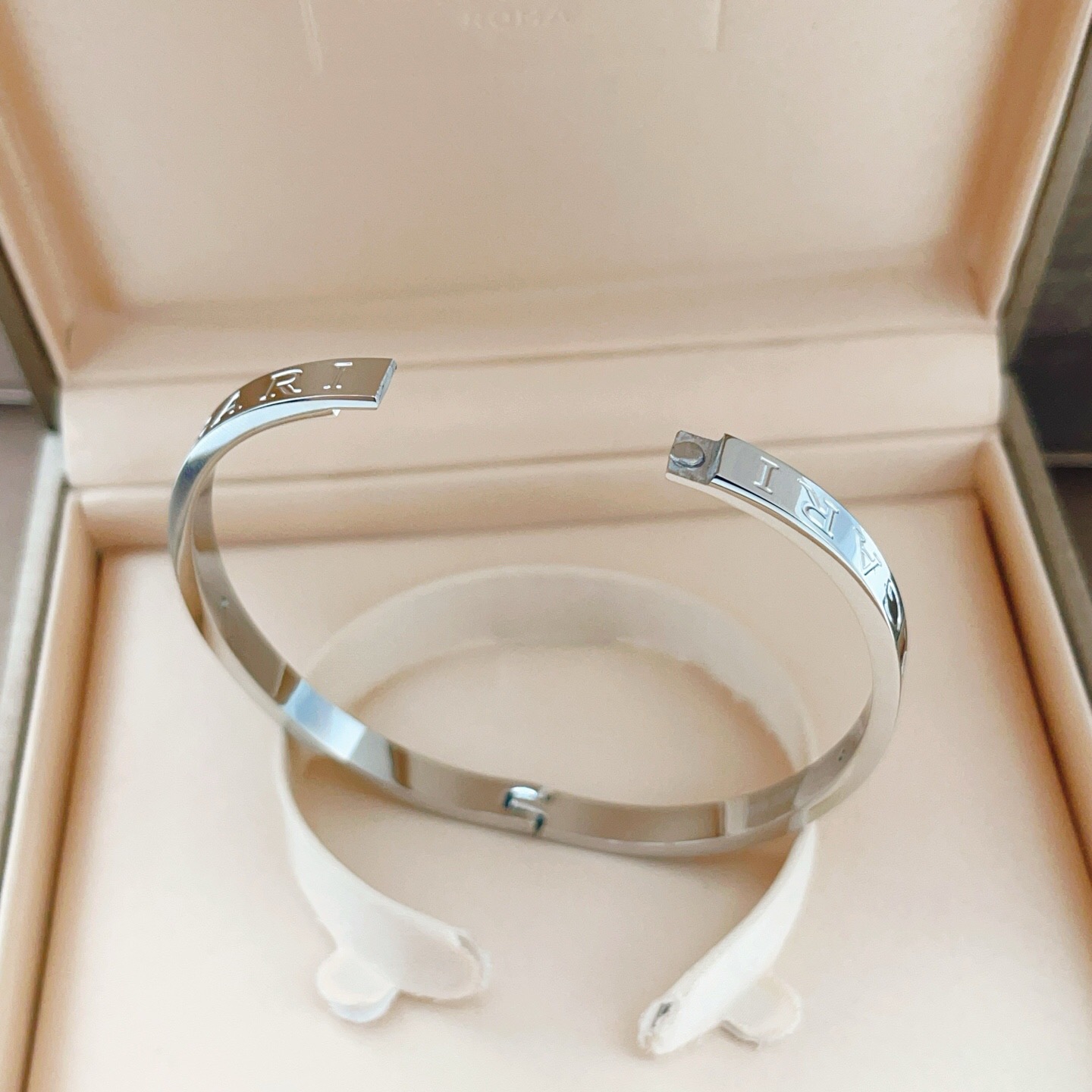Bvlgari Bvlgari B zero1 bracelet silver metal with clear diamond accent one size
