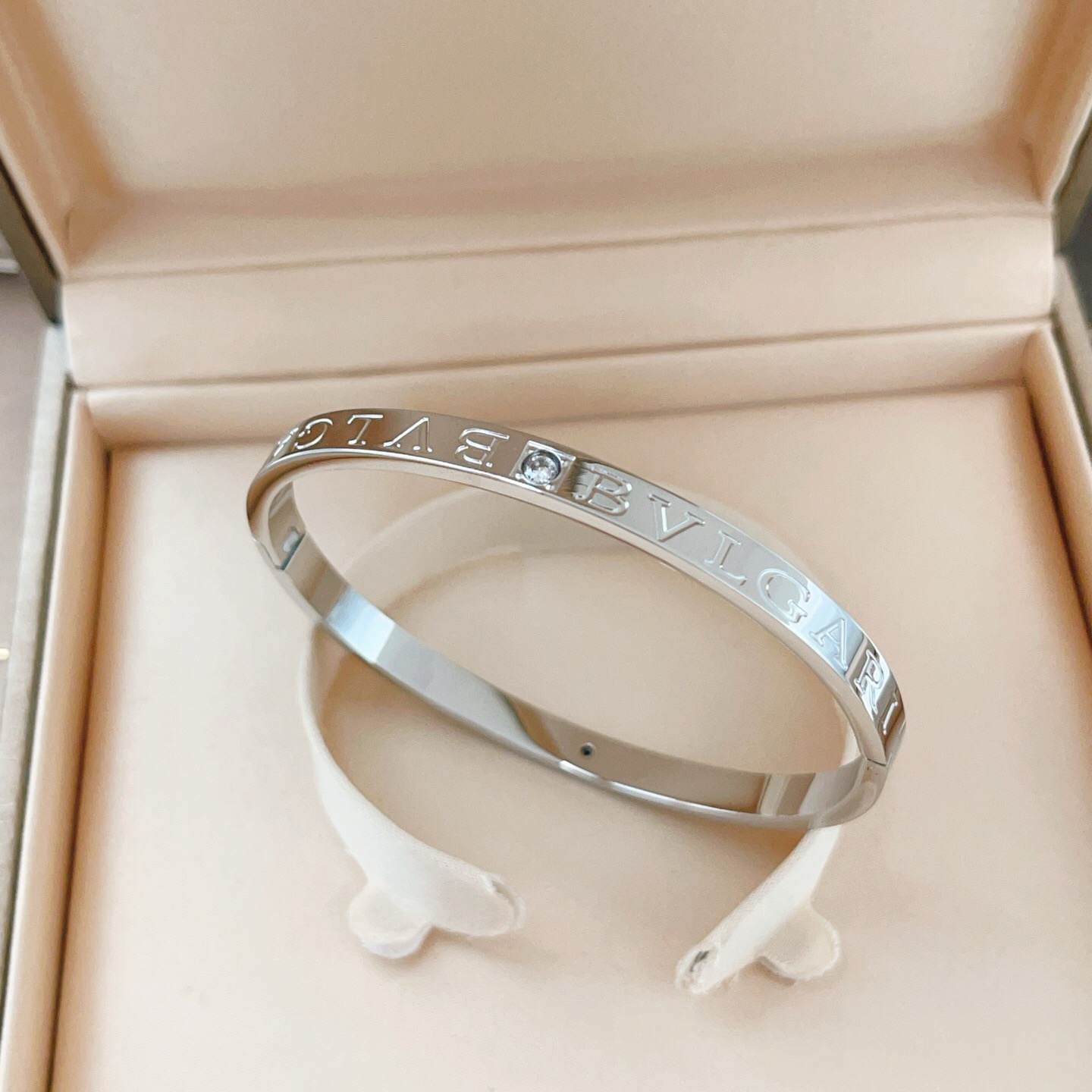 Bvlgari Bvlgari B zero1 bracelet silver metal with clear diamond accent one size