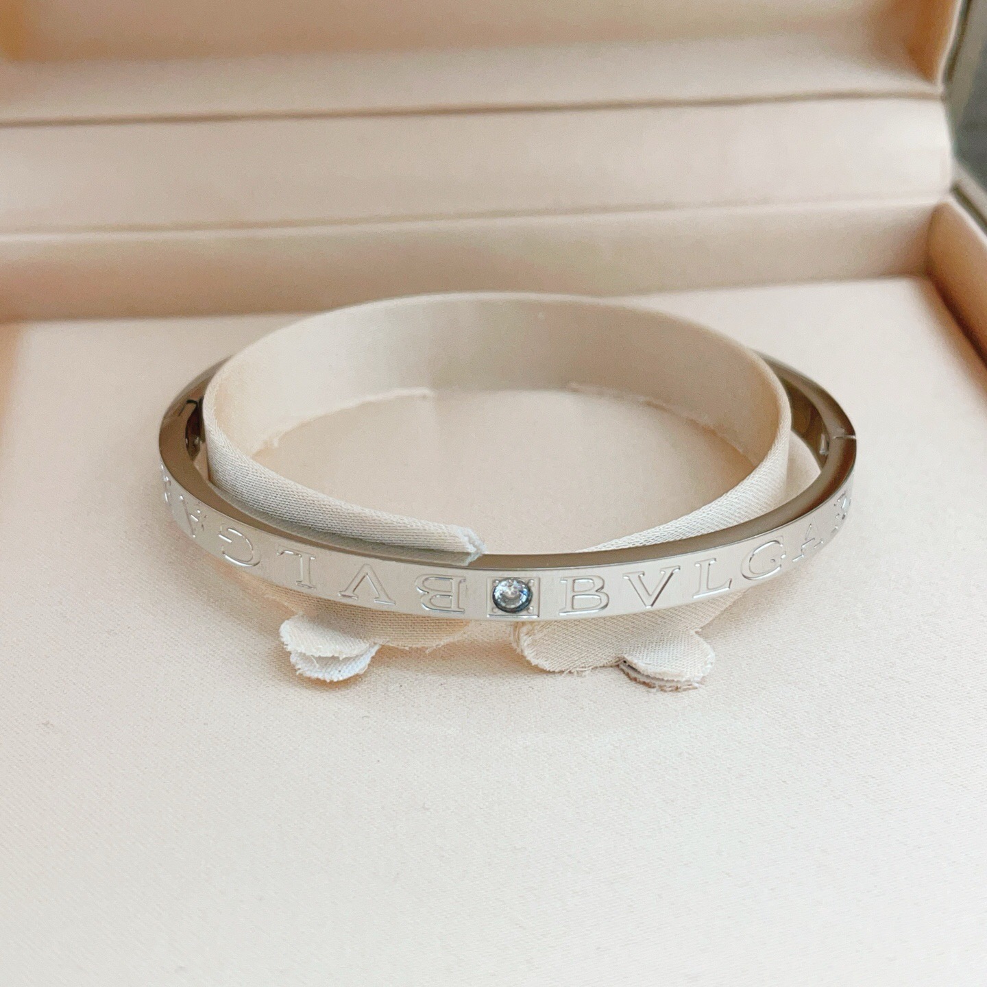 Bvlgari Bvlgari B zero1 bracelet silver metal with clear diamond accent one size