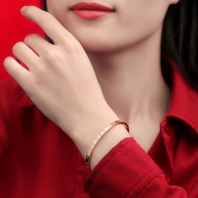 Bvlgari Bvlgari B zero1 Logo Bangle bracelet rose gold with clear diamond accent one size fits all