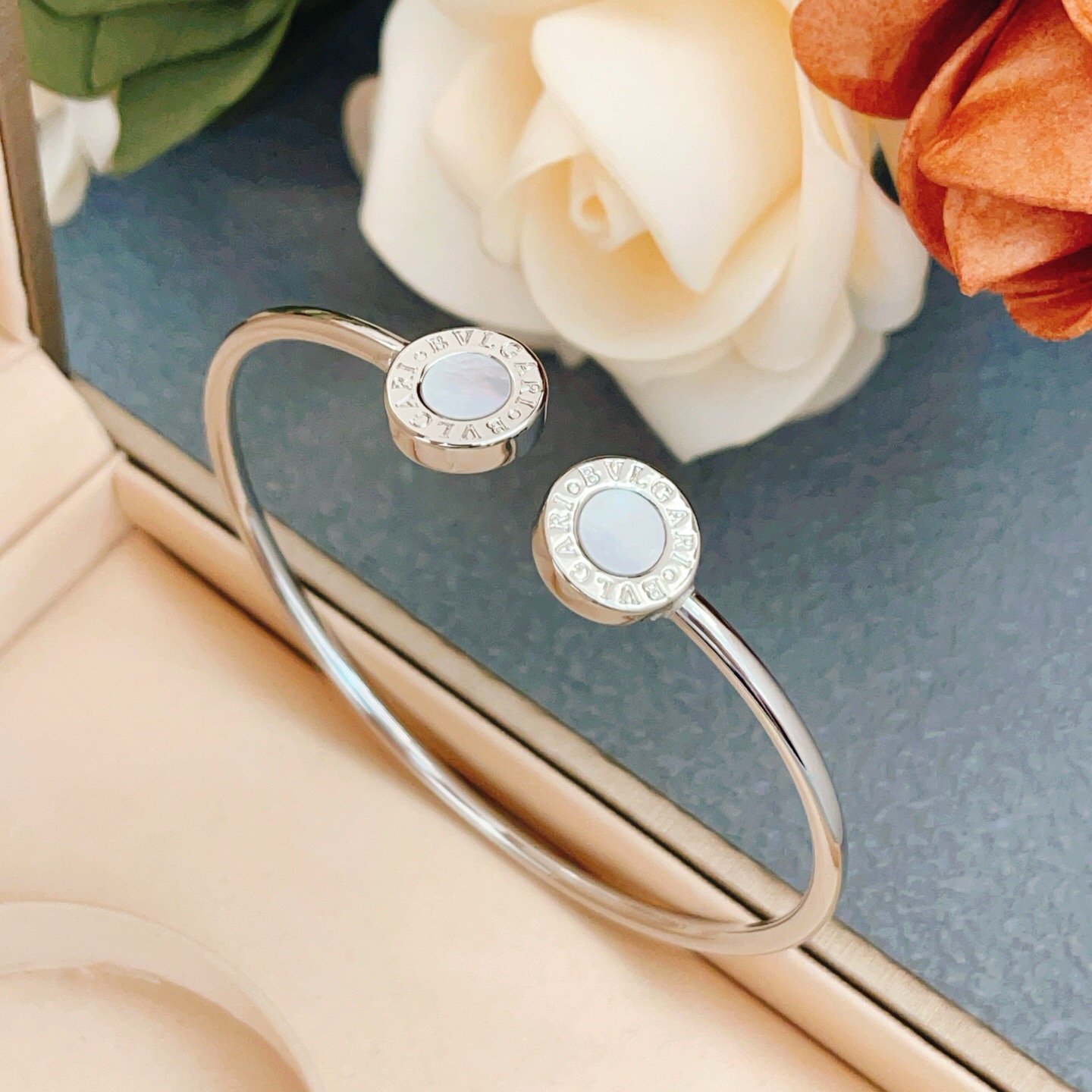 Bvlgari BVLGARI BVLGARI bracelet Silver-toned metal with white mother-of-pearl inlays One size fits all
