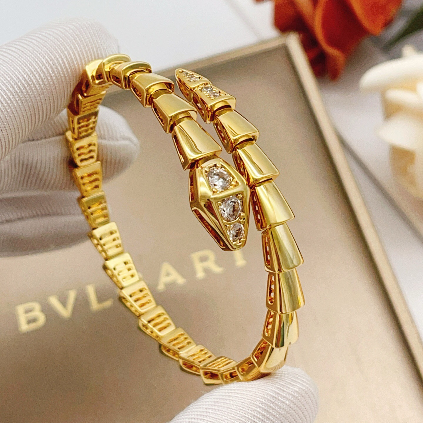 Bvlgari Serpenti Viper bracelet Yellow gold with clear diamond accents 17cm