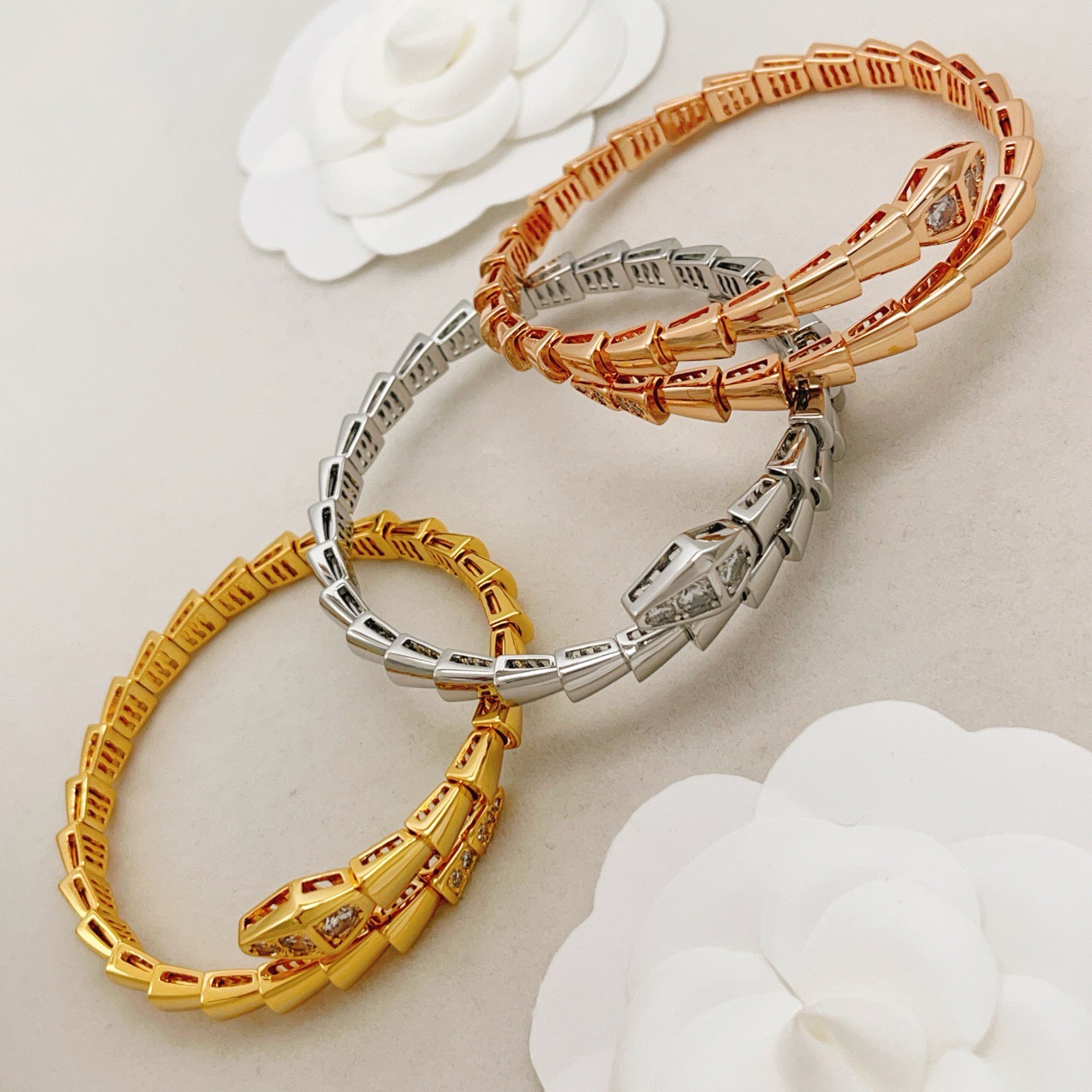 Bvlgari Serpenti Viper bracelet Yellow gold with clear diamond accents 17cm