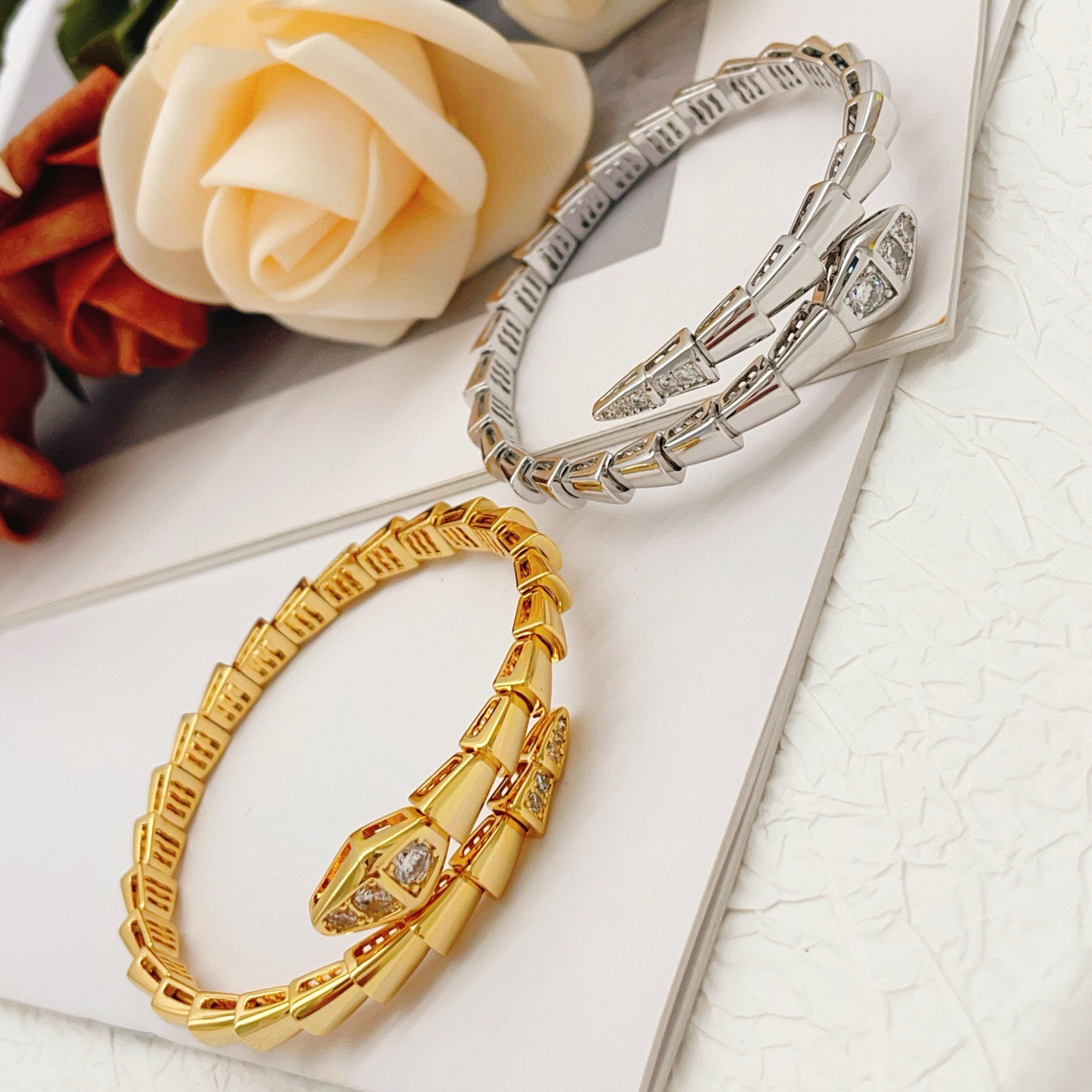 Bvlgari Serpenti Viper bracelet Yellow gold with clear diamond accents 17cm