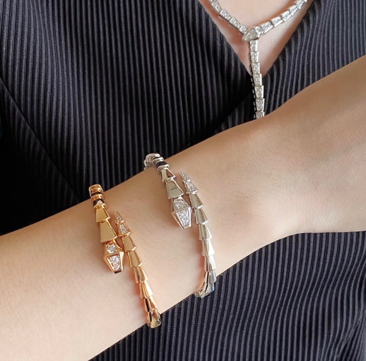 Bvlgari Serpenti Viper bracelet Yellow gold with clear diamond accents 17cm