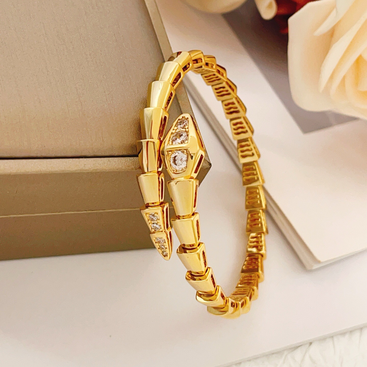 Bvlgari Serpenti Viper bracelet Yellow gold with clear diamond accents 17cm