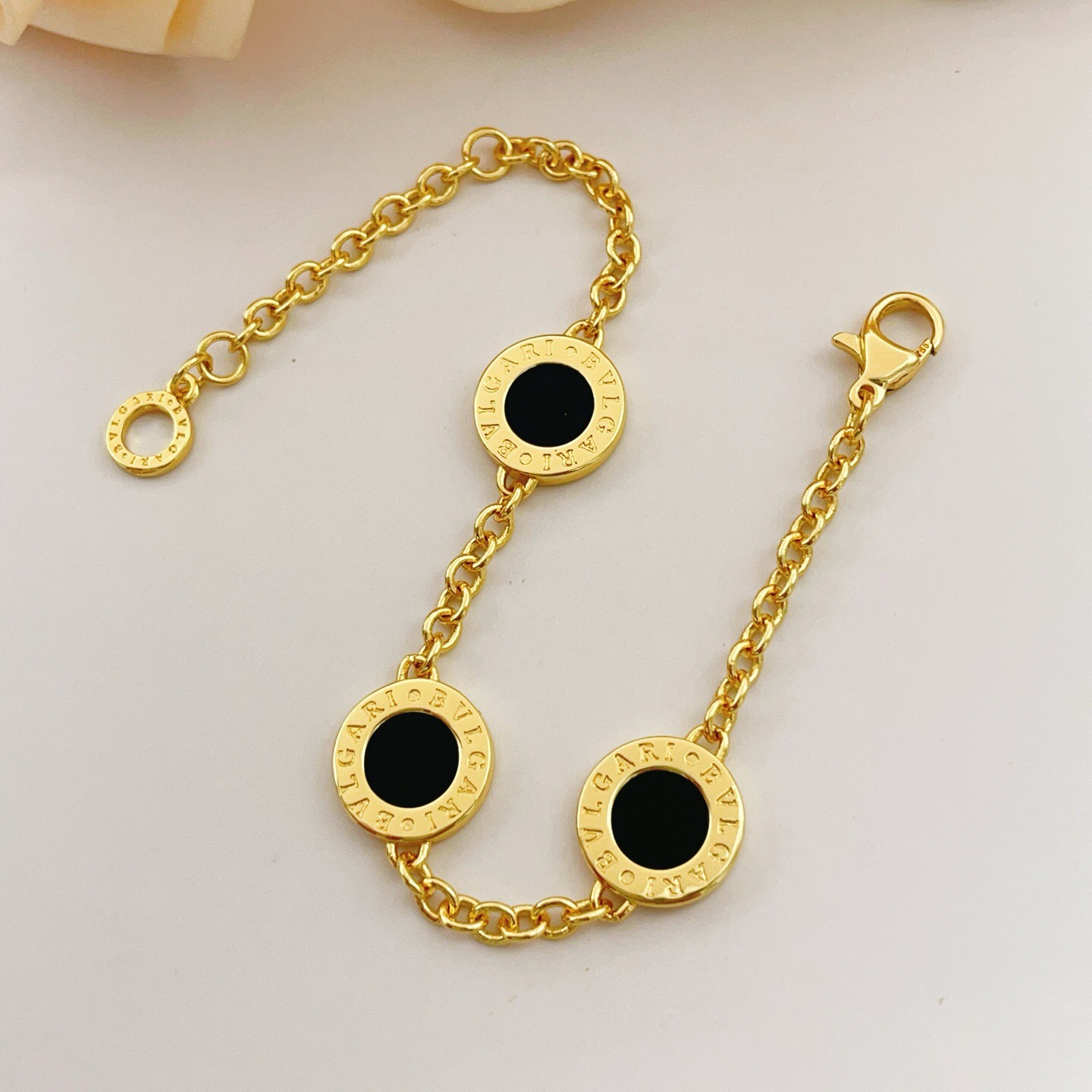 Bvlgari Bvlgari bracelet Yellow gold with black onyx inlays 18cm