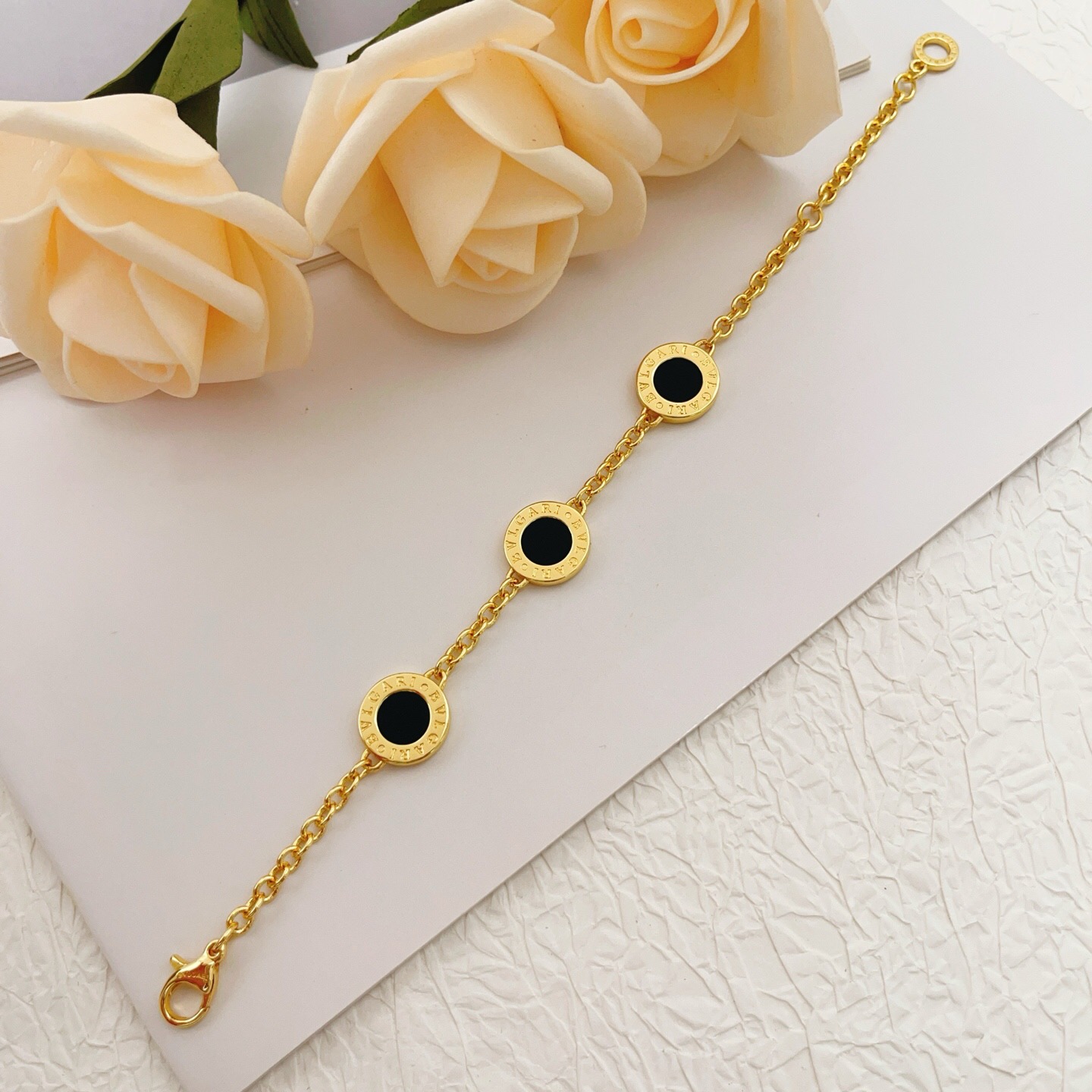 Bvlgari Bvlgari bracelet Yellow gold with black onyx inlays 18cm
