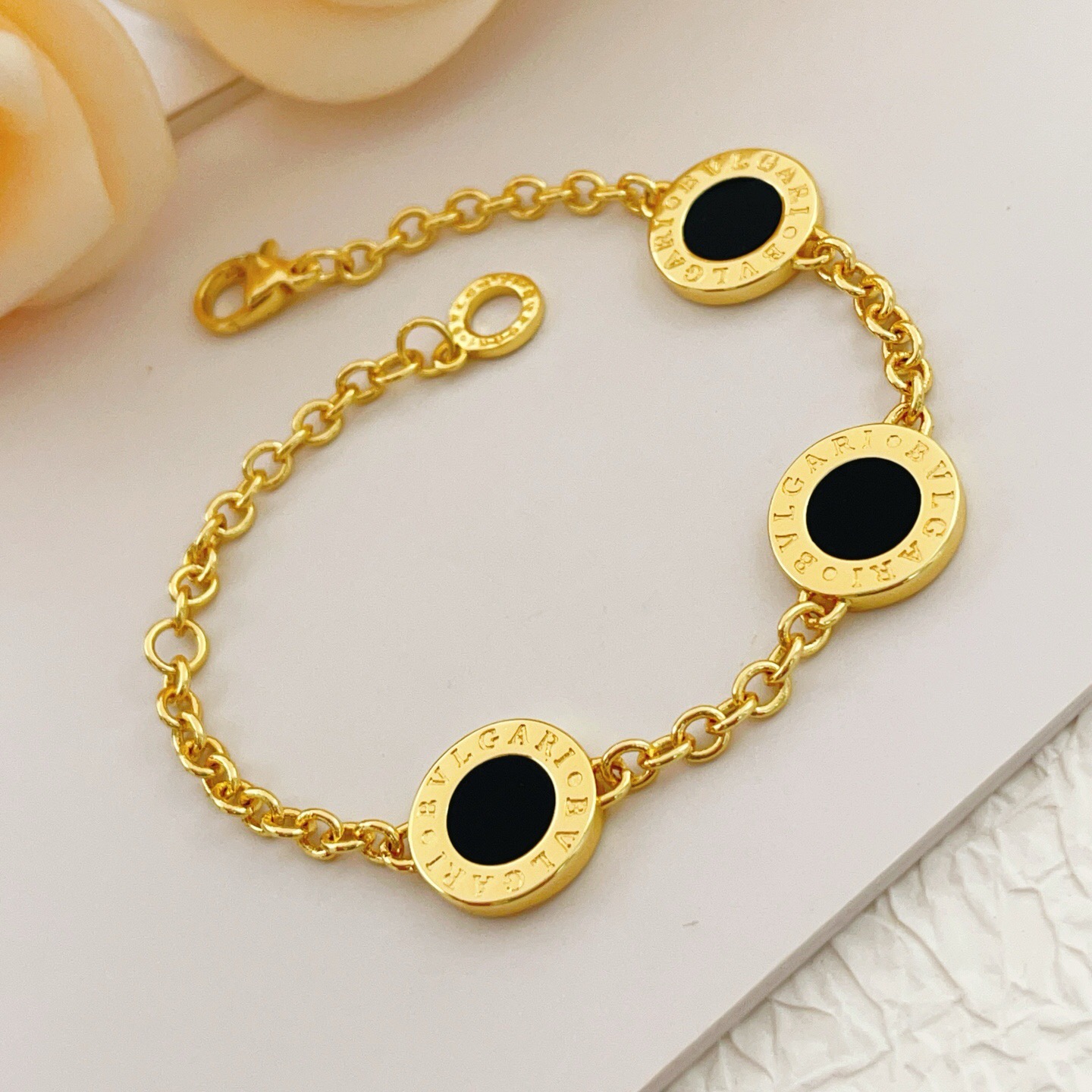 Bvlgari Bvlgari bracelet Yellow gold with black onyx inlays 18cm