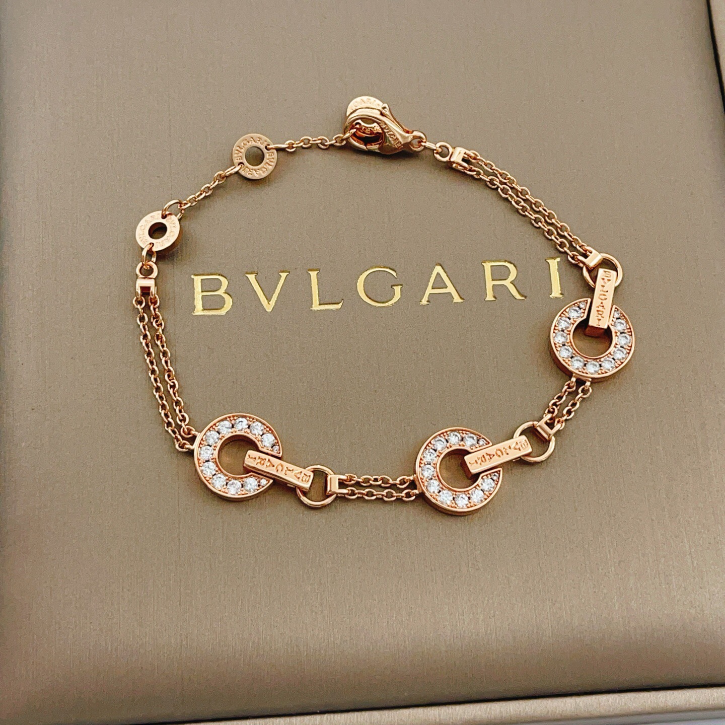 Bvlgari Bvlgari Bvlgari bracelet Rose gold with clear diamond pave 18cm