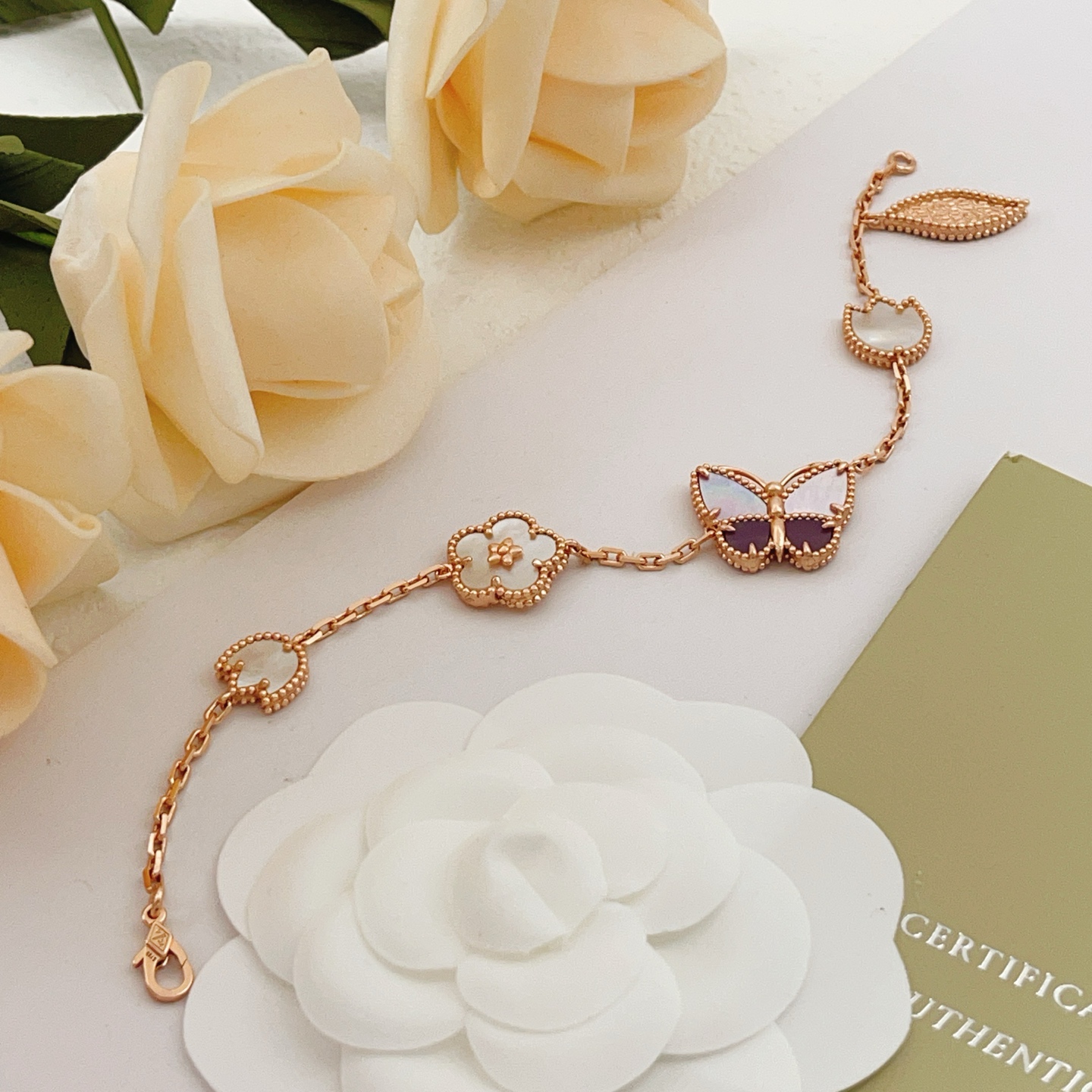 Bracciale Van Cleef Arpels Lucky Alhambra Oro rosa madreperla bianca rodonite viola 18 cm