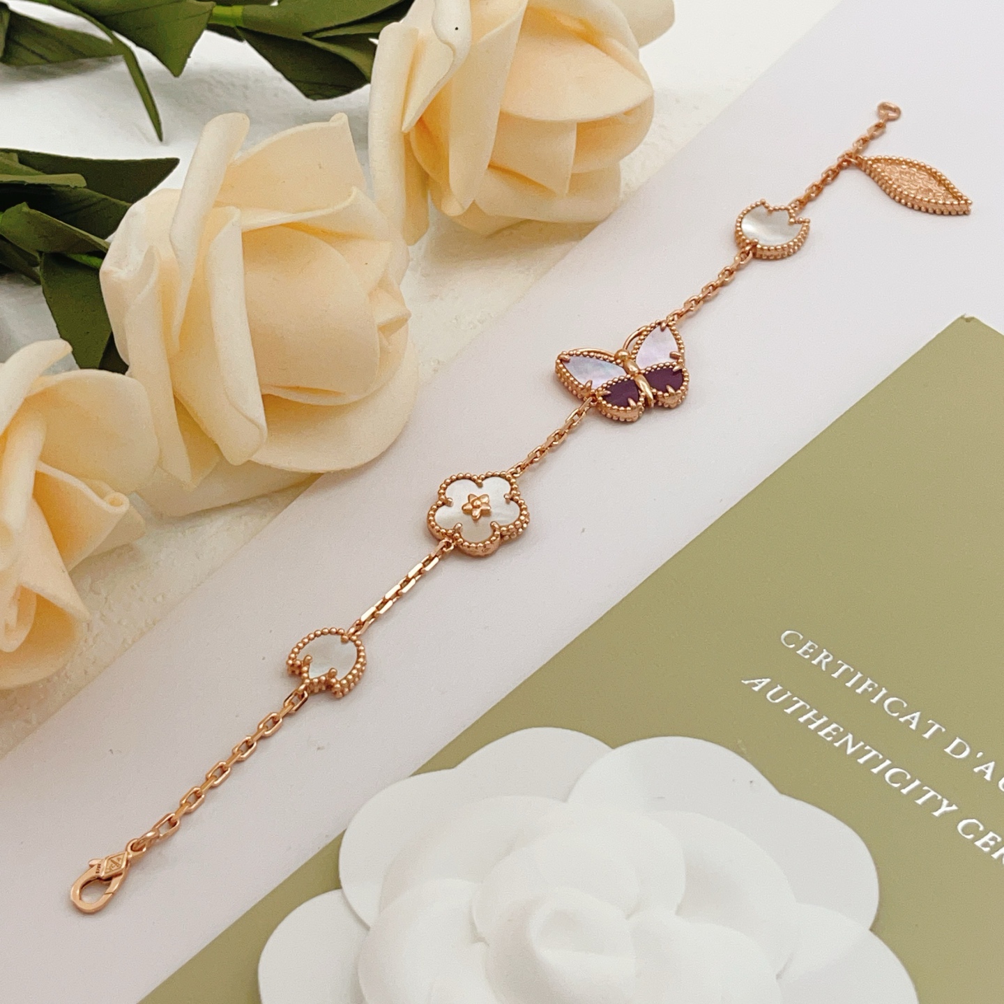 Bracciale Van Cleef Arpels Lucky Alhambra Oro rosa madreperla bianca rodonite viola 18 cm