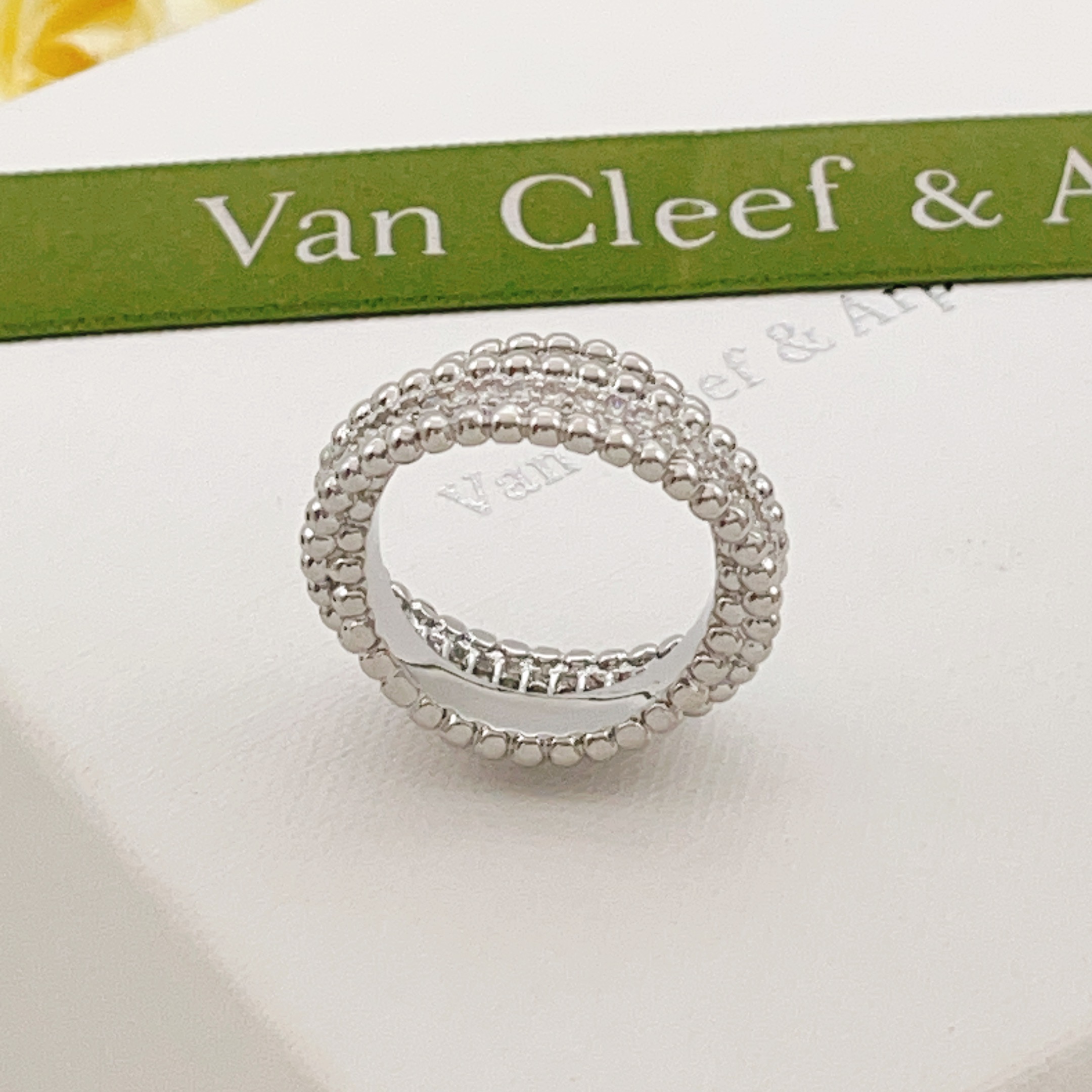Van Cleef Arpels Perlee ring white gold clear diamond No 7