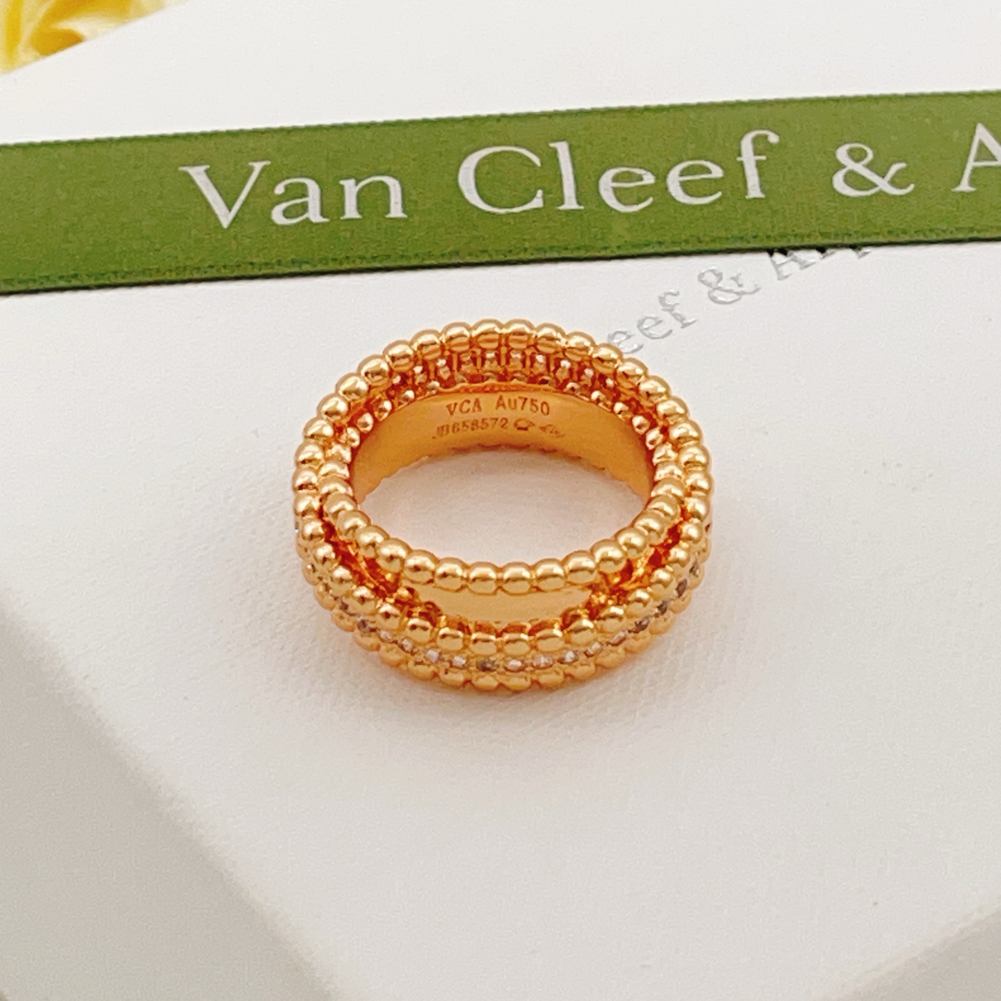 Anillo Van Cleef Arpels Perlee oro amarillo de 18 quilates con diamantes transparentes nº 7