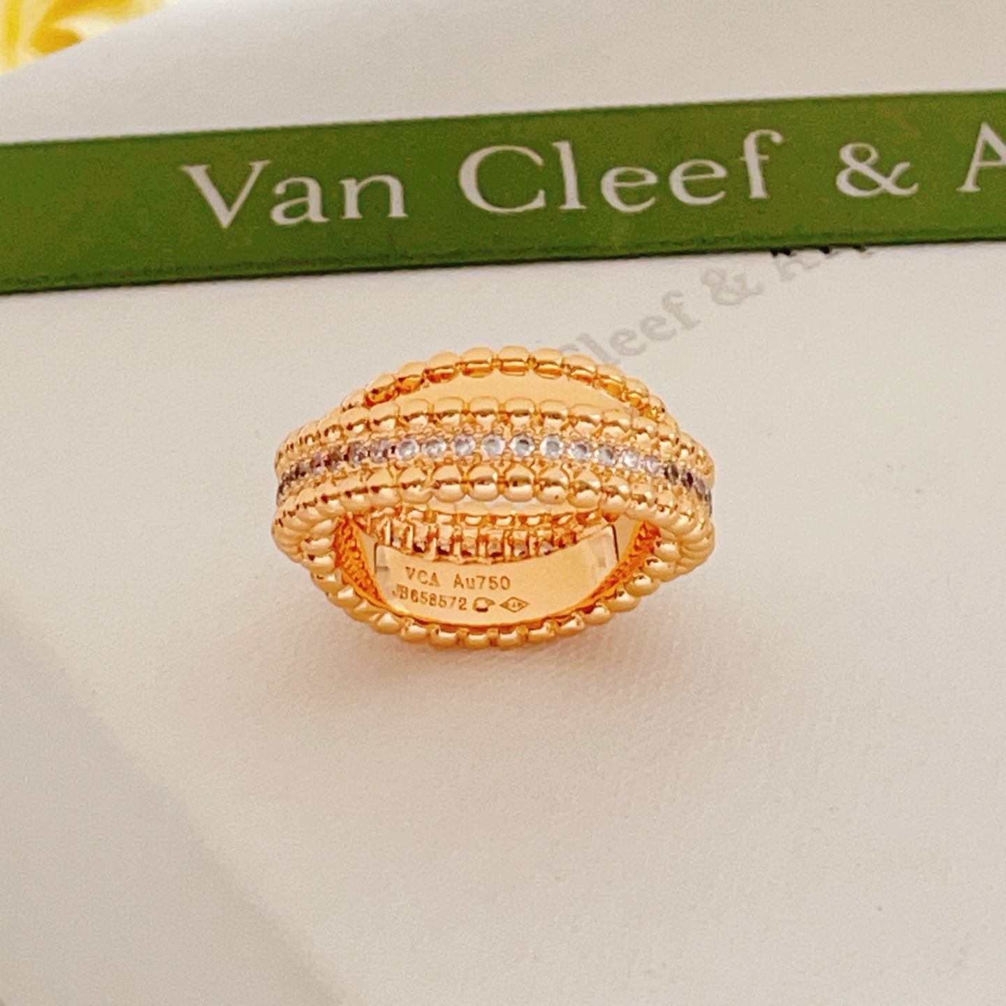 Anillo Van Cleef Arpels Perlee oro amarillo de 18 quilates con diamantes transparentes nº 7