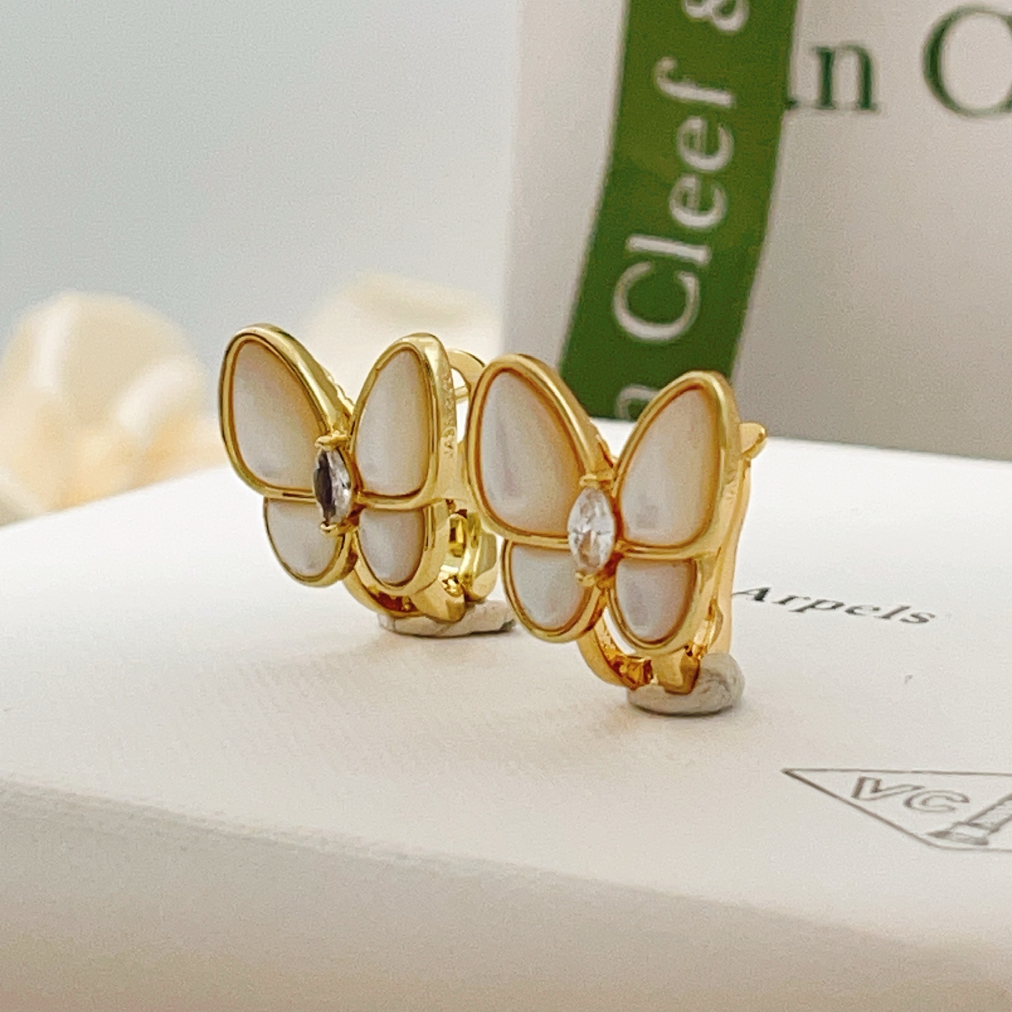 Van Cleef Arpels Two Butterfly earrings yellow gold white mother-of-pearl clear diamond 1 5cm width