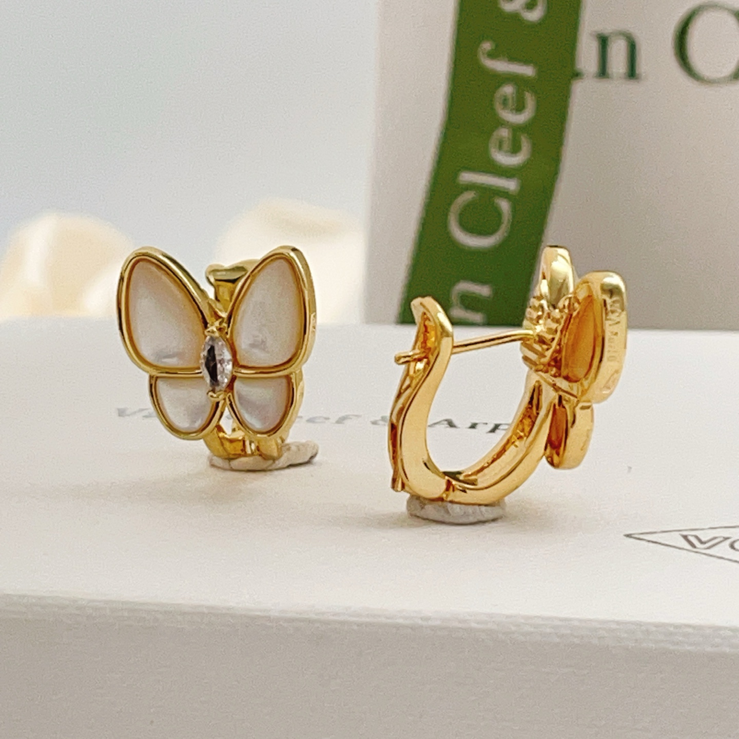 Van Cleef Arpels Two Butterfly earrings yellow gold white mother-of-pearl clear diamond 1 5cm width