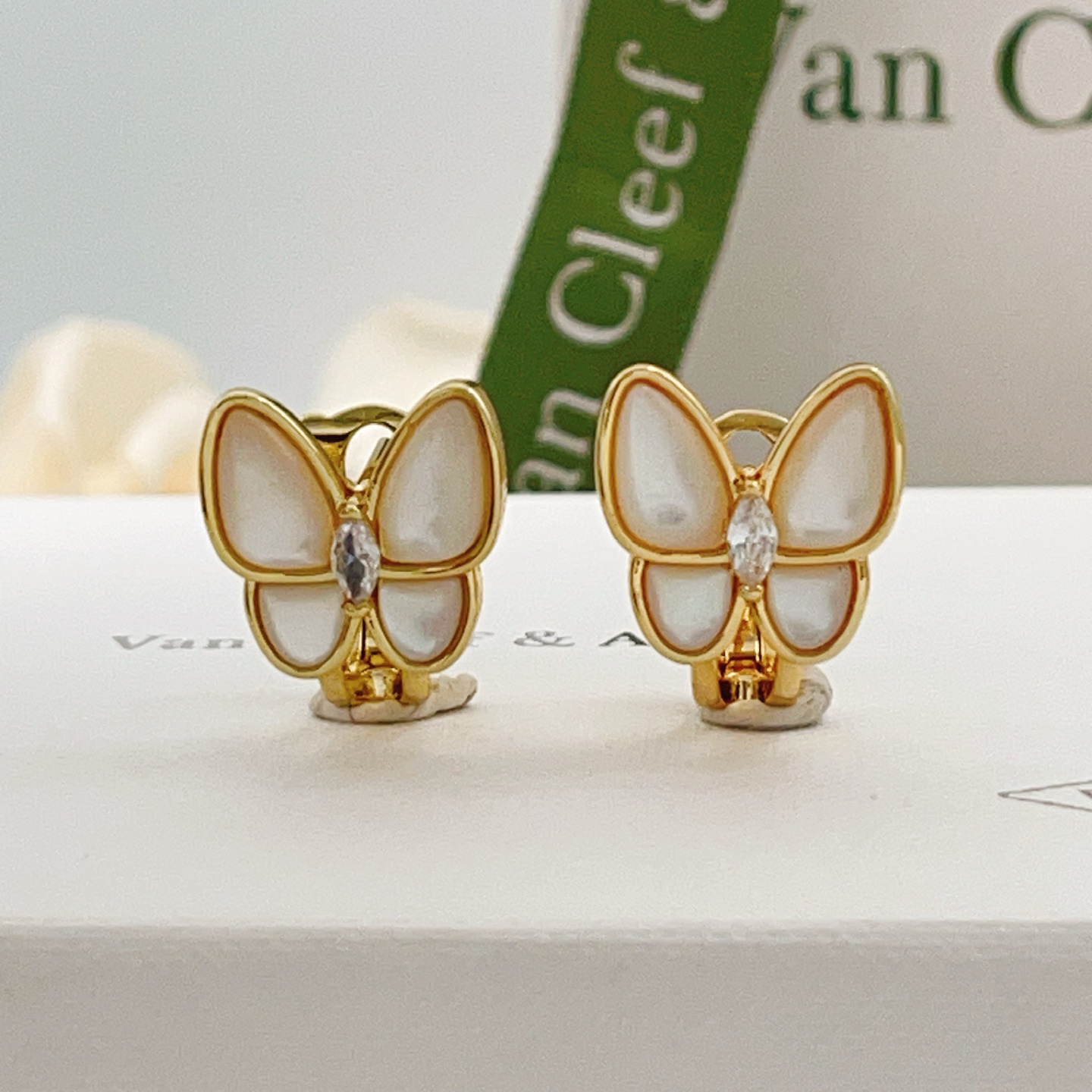 Van Cleef Arpels Two Butterfly earrings yellow gold white mother-of-pearl clear diamond 1 5cm width