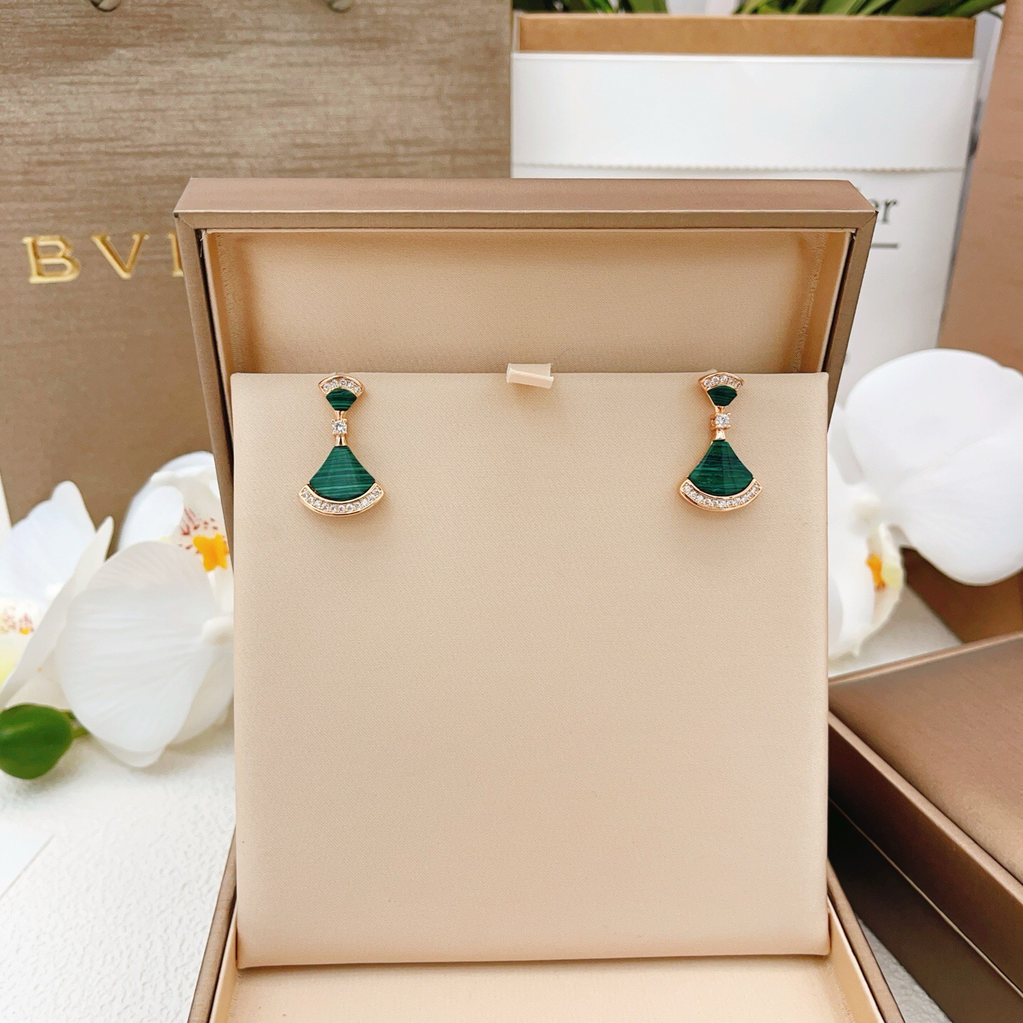 Bvlgari Divas Dream earrings Rose gold with green malachite and clear diamond accents 2 5cm drop length