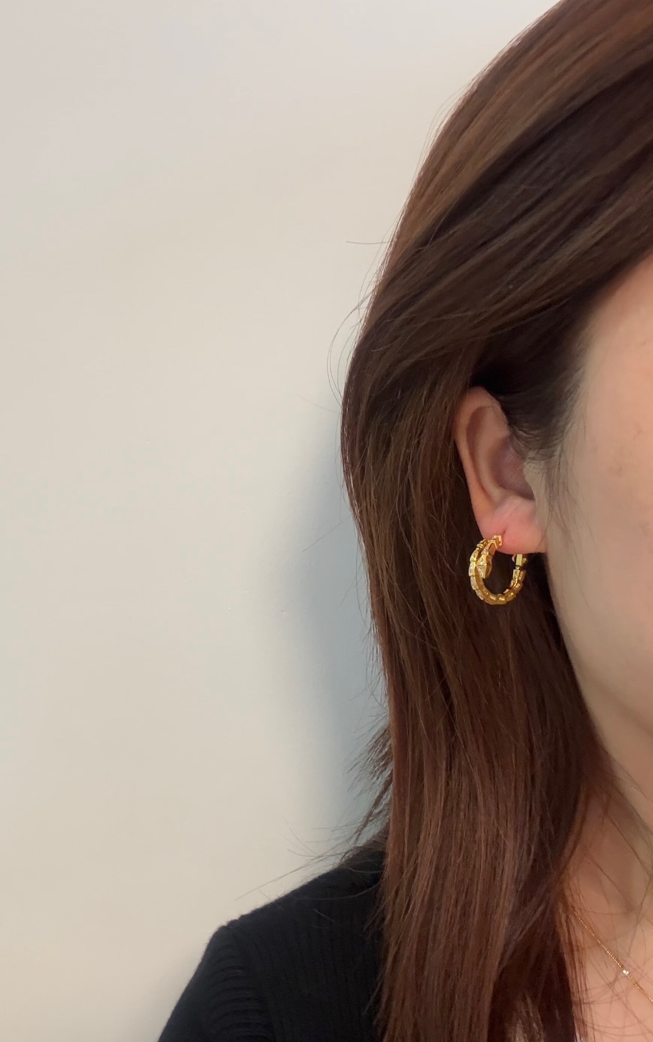 Bvlgari Serpenti Viper earrings yellow gold with clear pave diamonds 15mm outer diameter
