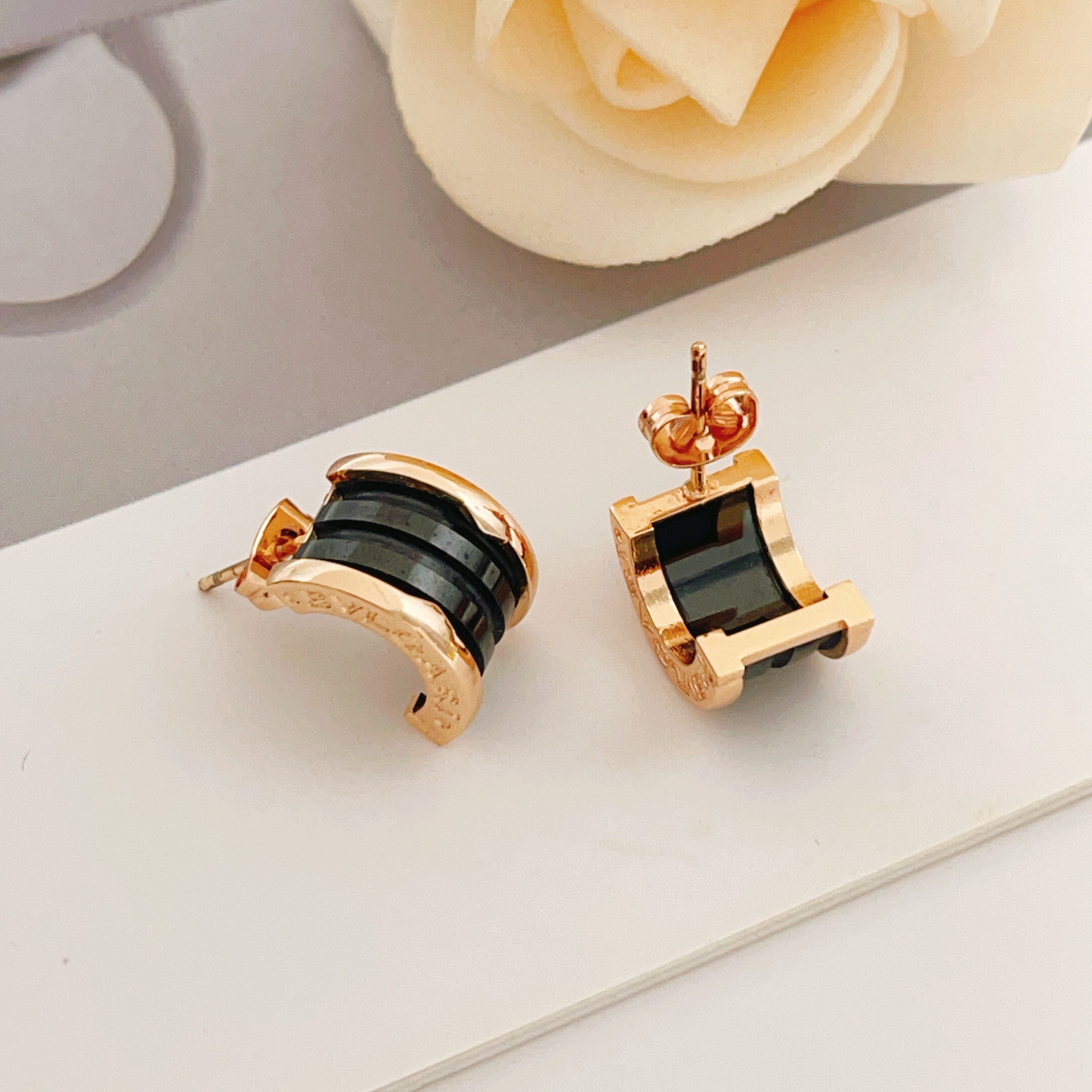 Bvlgari B zero1 earrings rose gold metal with black ceramic 12mm hoop diameter