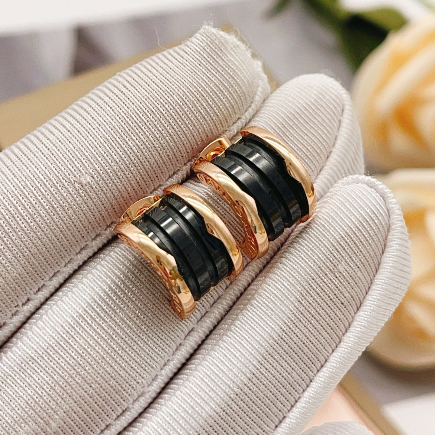 Bvlgari B zero1 earrings rose gold metal with black ceramic 12mm hoop diameter
