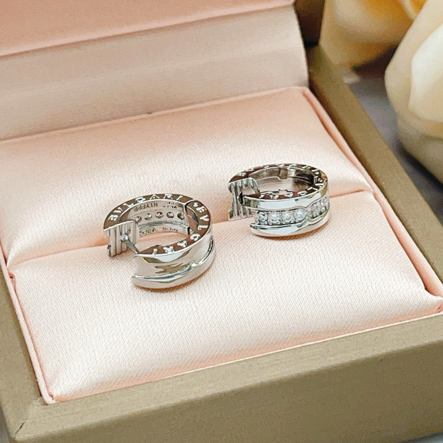 Bvlgari B zero1 earrings silver-toned white gold with clear pave diamonds 10mm outer diameter