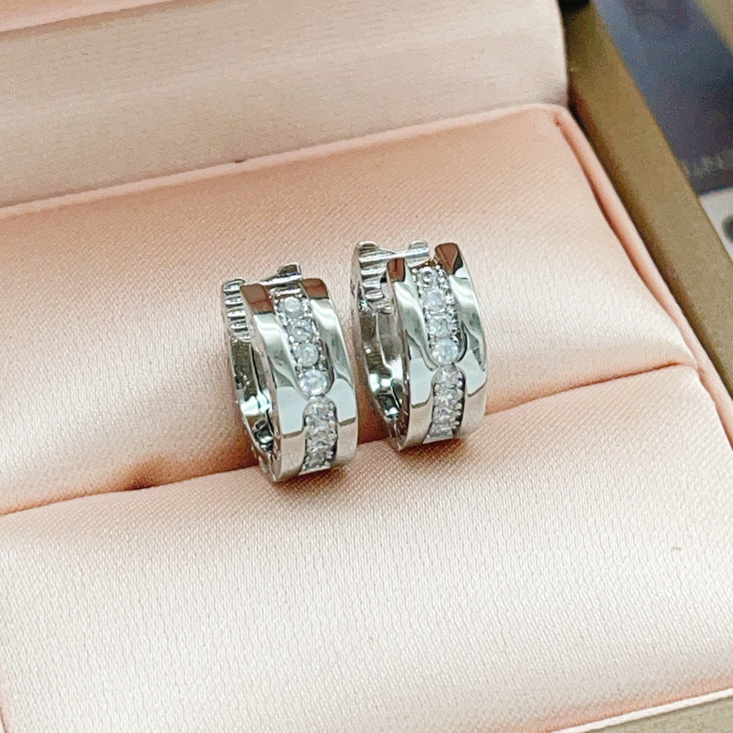 Bvlgari B zero1 earrings silver-toned white gold with clear pave diamonds 10mm outer diameter