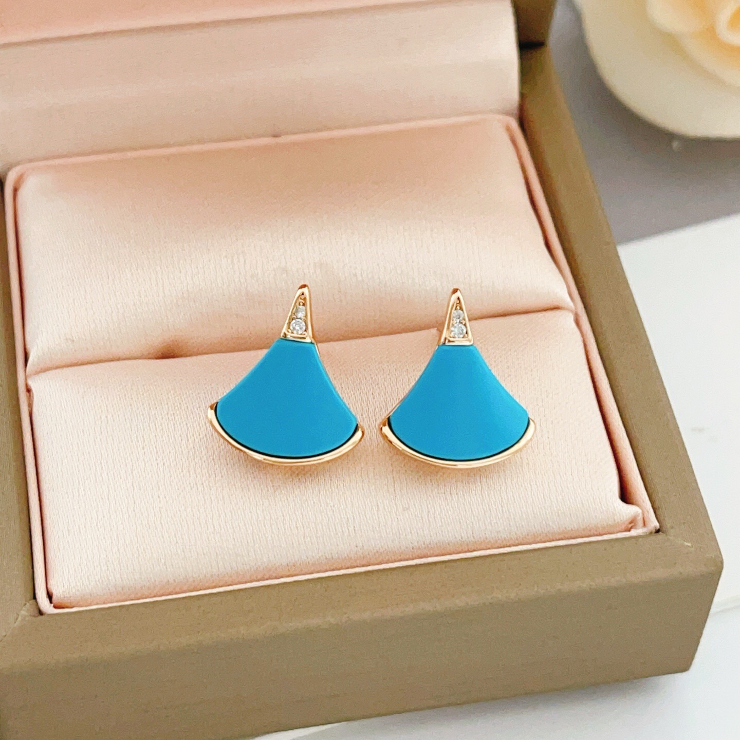 Bvlgari Divas Dream earrings Rose gold with turquoise blue stone and clear diamond accents 12mm stud length