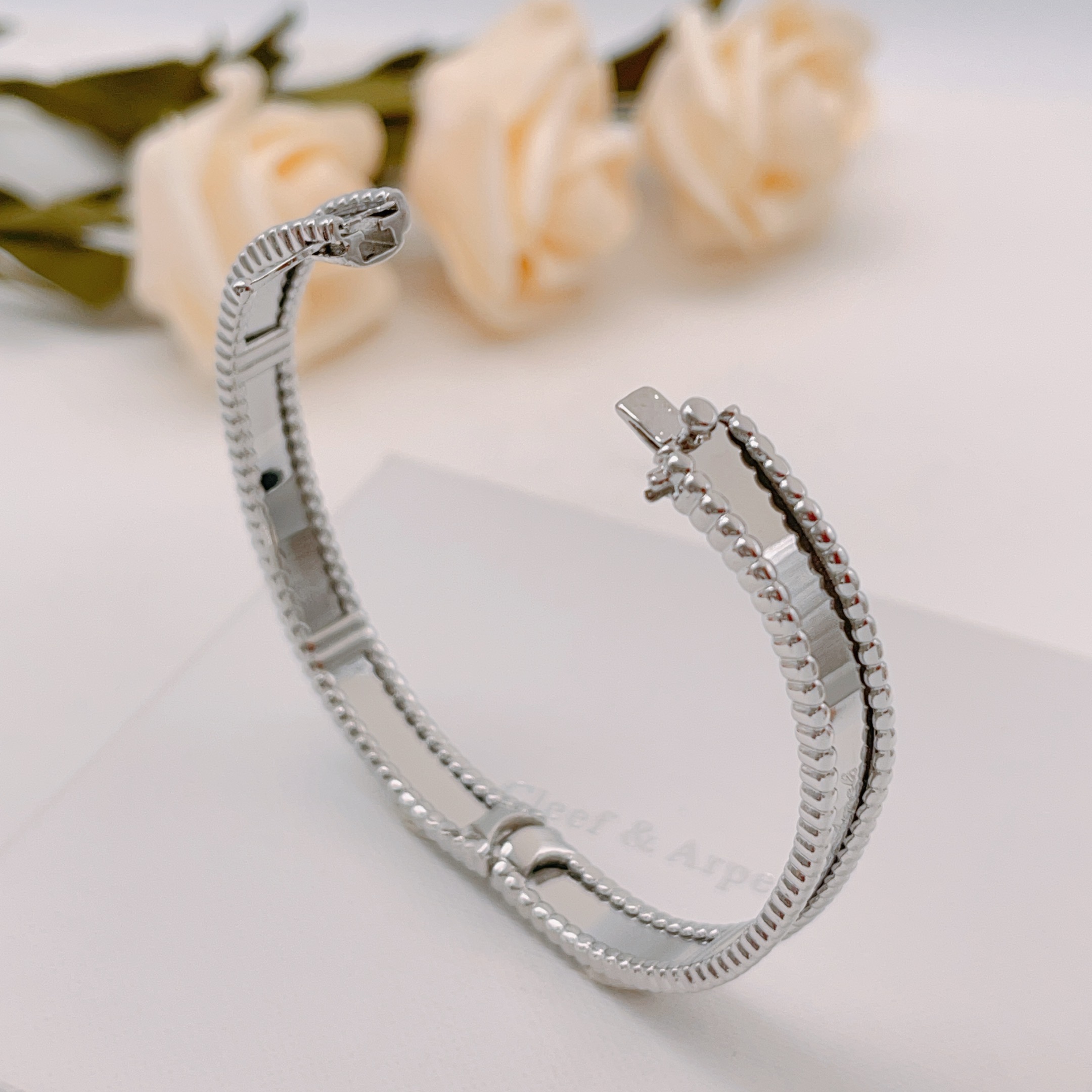 Van Cleef Arpels Perlee Signature bracelet silver-toned metal no gemstones 17cm