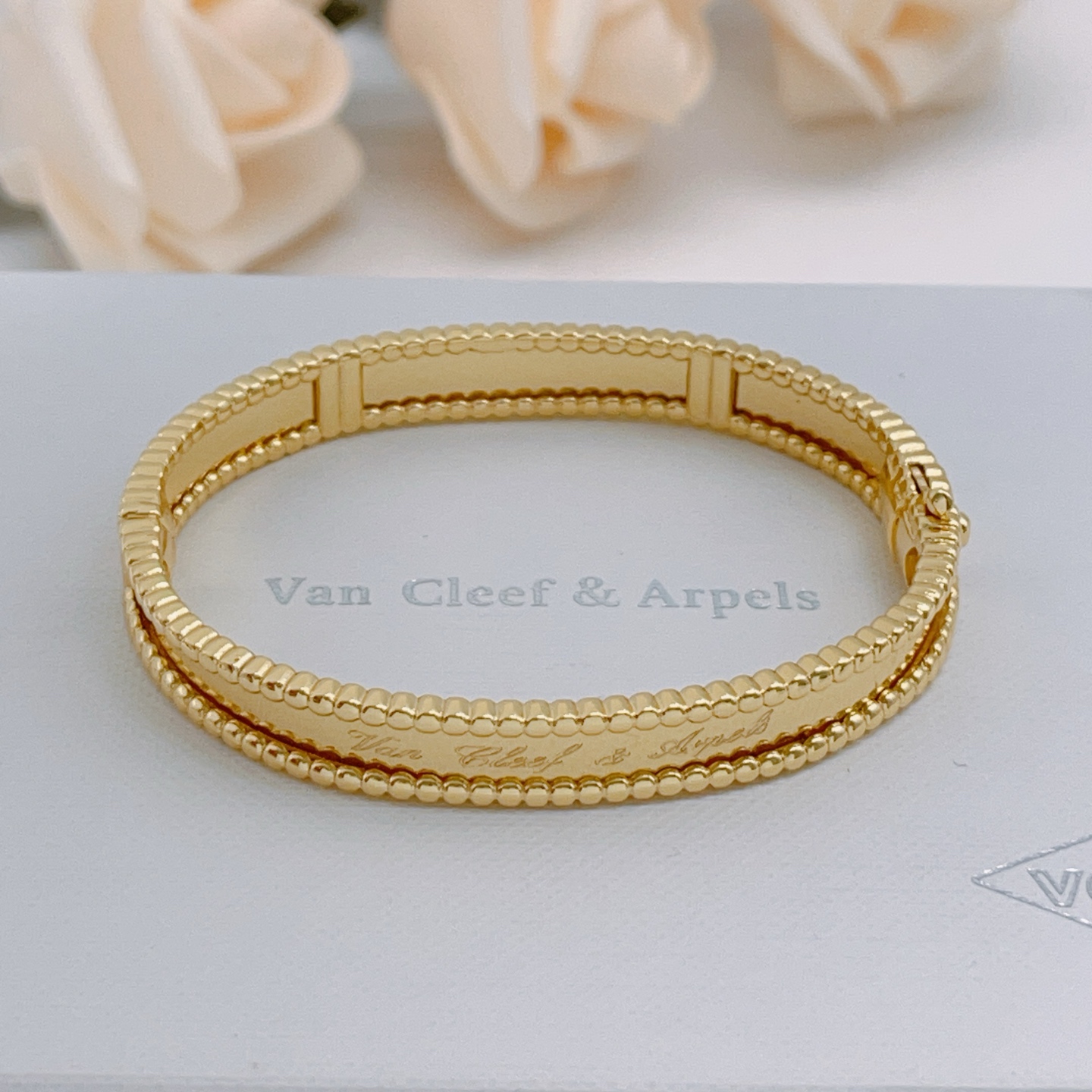 Van Cleef Arpels Perlee signature bracelet yellow gold 17cm