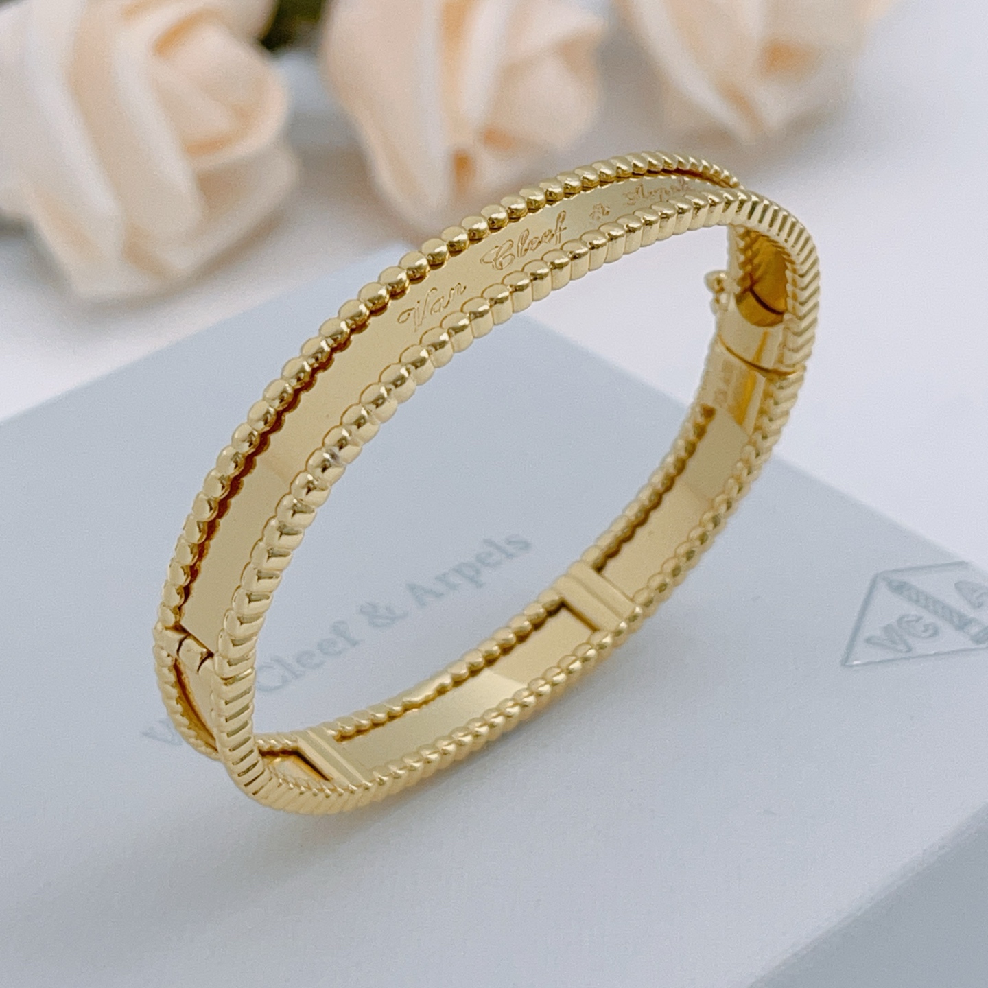 Van Cleef Arpels Perlee signature bracelet yellow gold 17cm