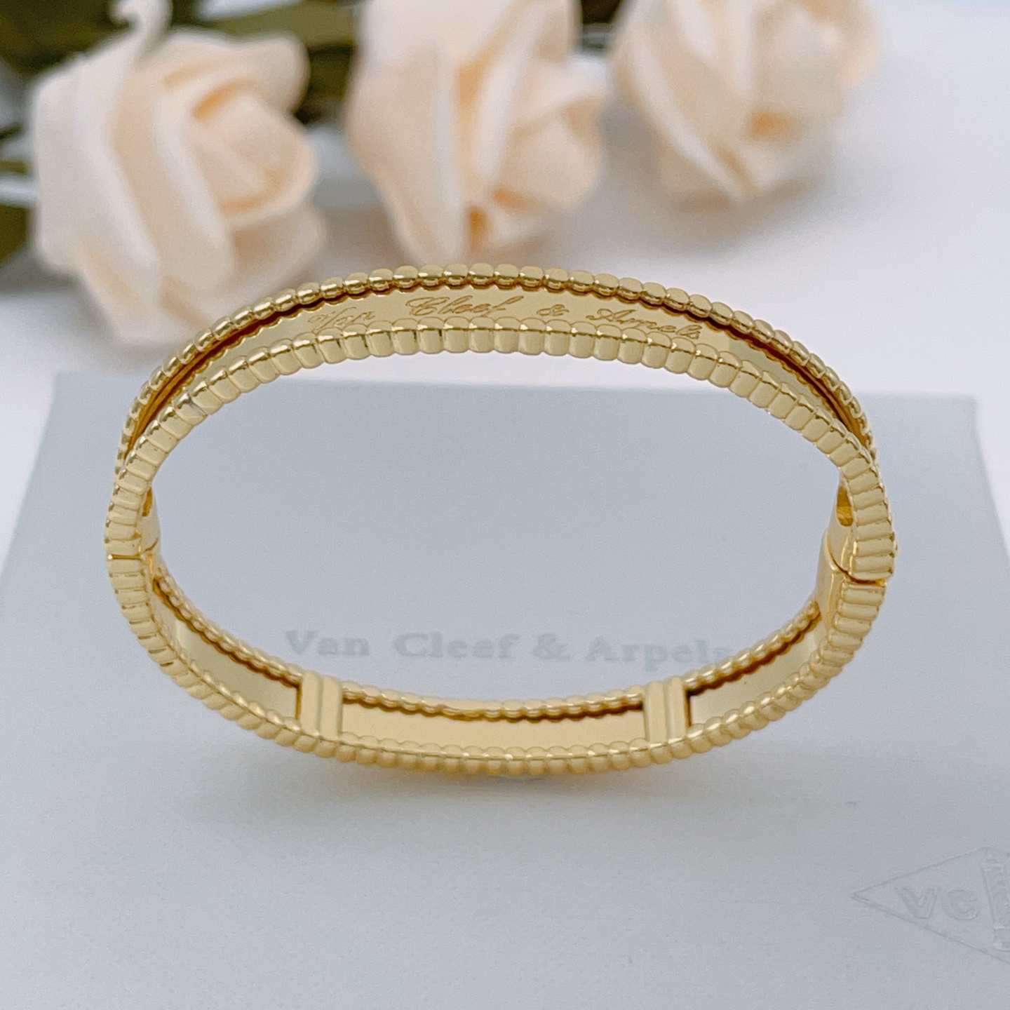 Van Cleef Arpels Perlee signature bracelet yellow gold 17cm