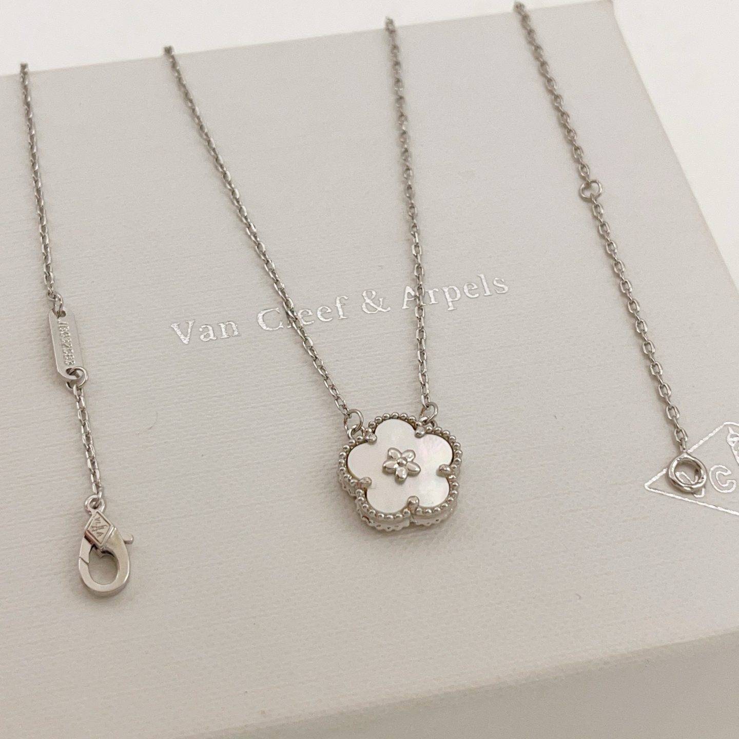 Van Cleef Arpels Alhambra necklace silver white gold white mother of pearl 42cm