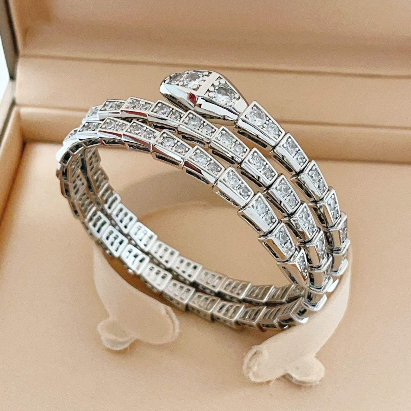 Bvlgari Serpenti Viper bracelet silver-toned metal with clear pave diamonds 17cm