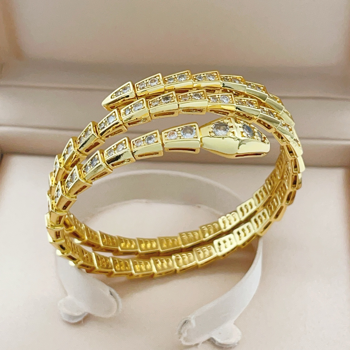 Bvlgari Serpenti Viper bracelet Yellow gold with clear pave diamonds 17cm