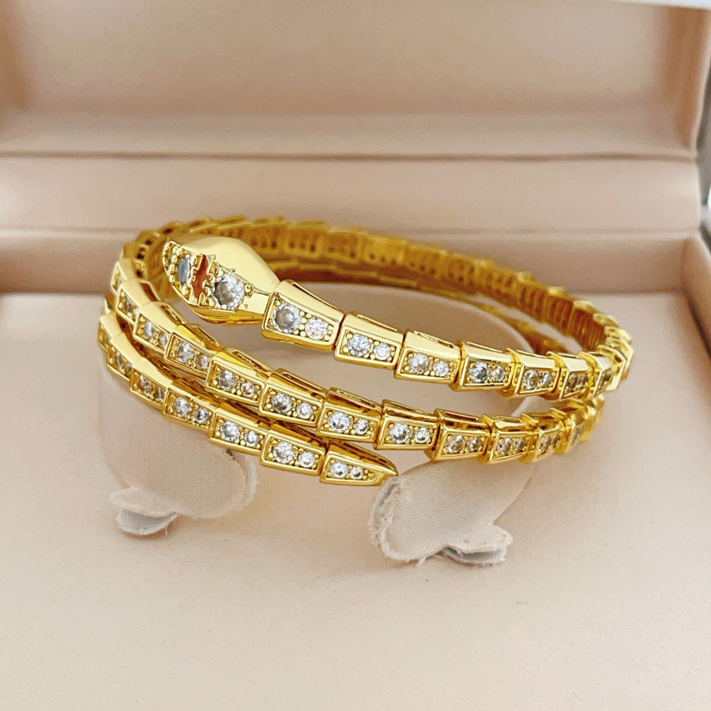 Bvlgari Serpenti Viper bracelet Yellow gold with clear pave diamonds 17cm