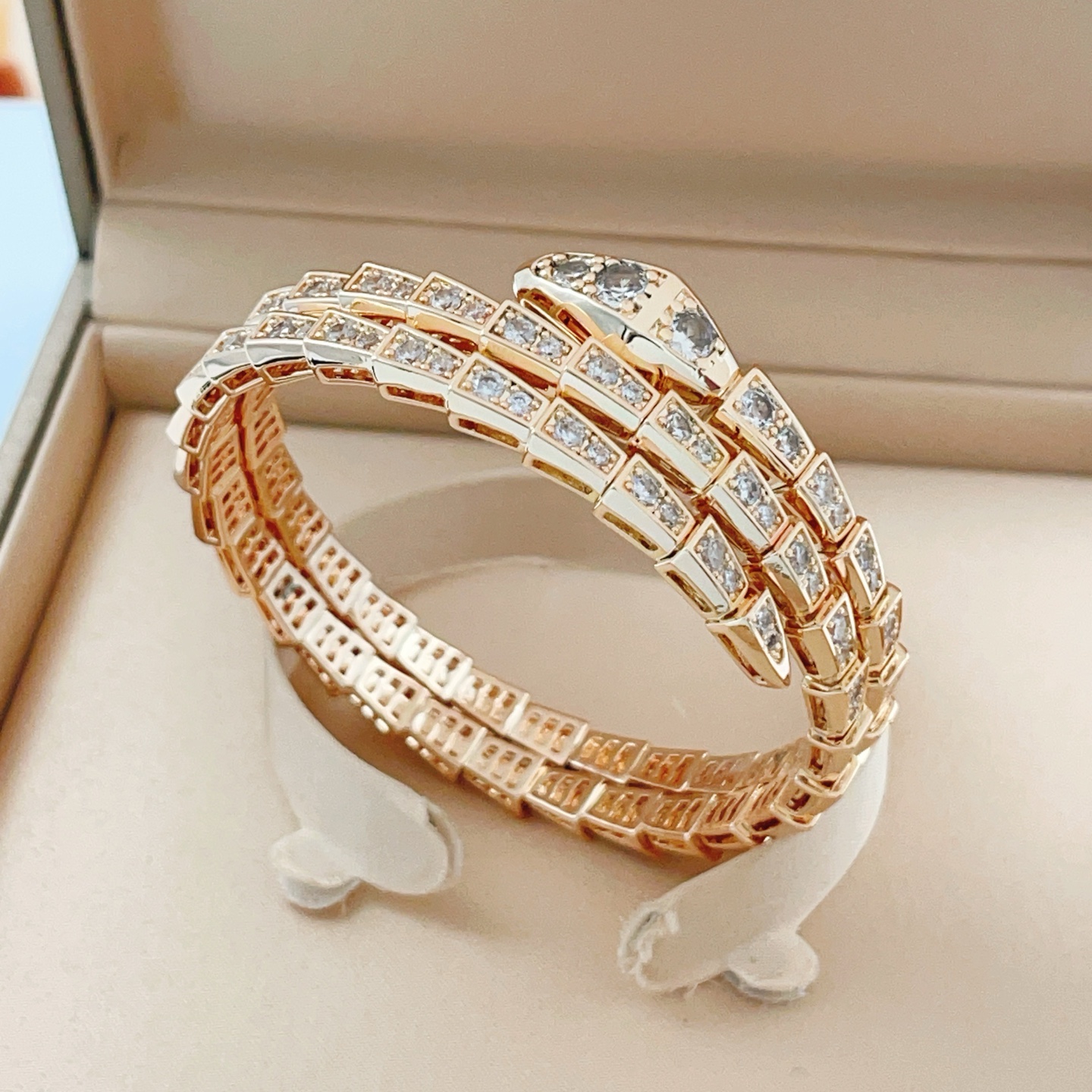 Bvlgari Serpenti Viper bracelet Rose gold with clear pave diamonds M 17cm