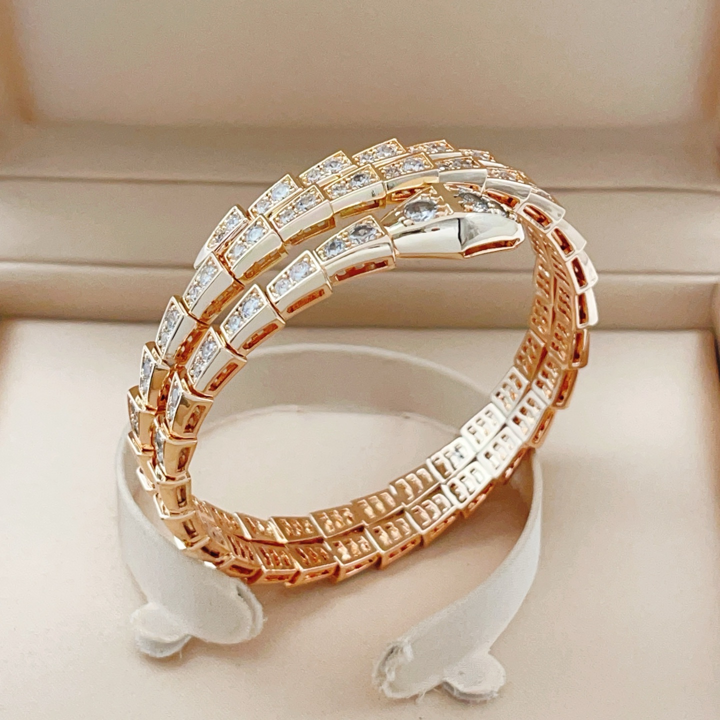 Bvlgari Serpenti Viper bracelet Rose gold with clear pave diamonds M 17cm