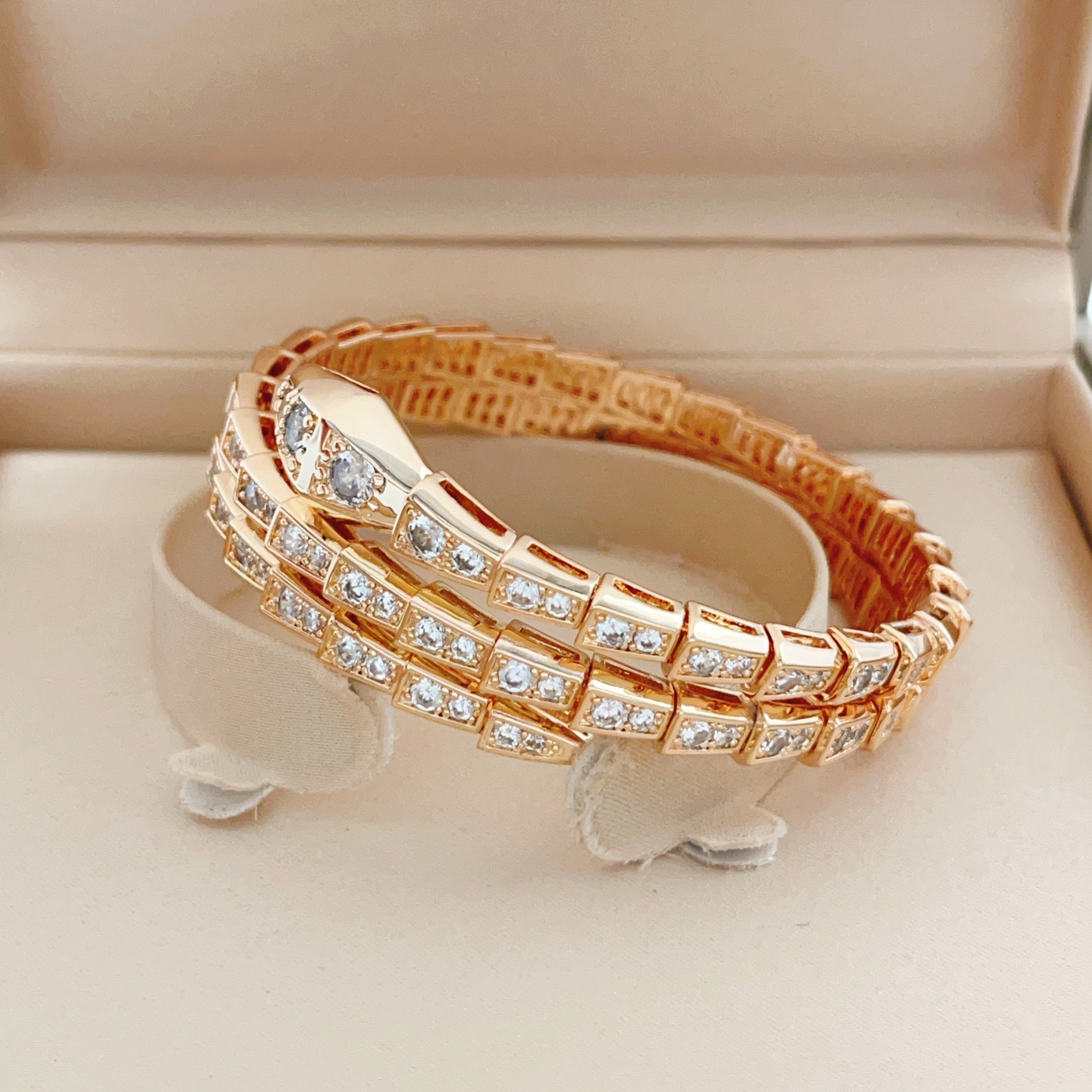 Bvlgari Serpenti Viper bracelet Rose gold with clear pave diamonds M 17cm