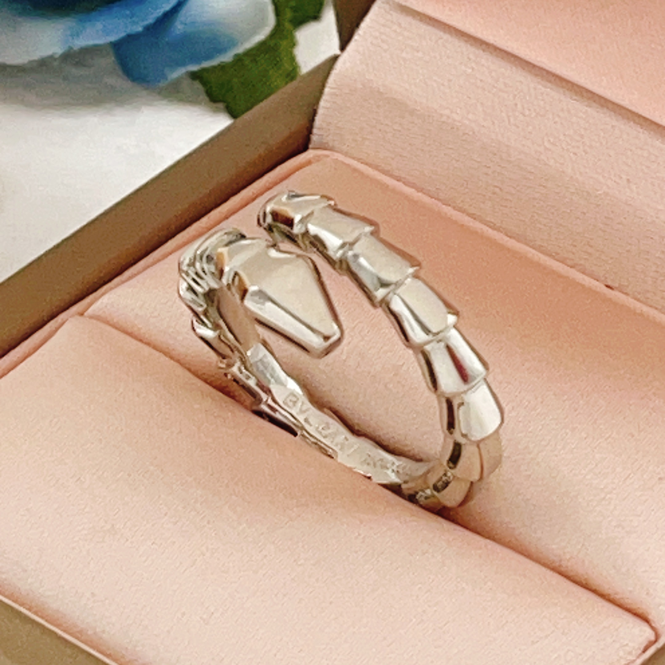 Bvlgari Serpenti Viper ring 18k white gold no gemstones No 7